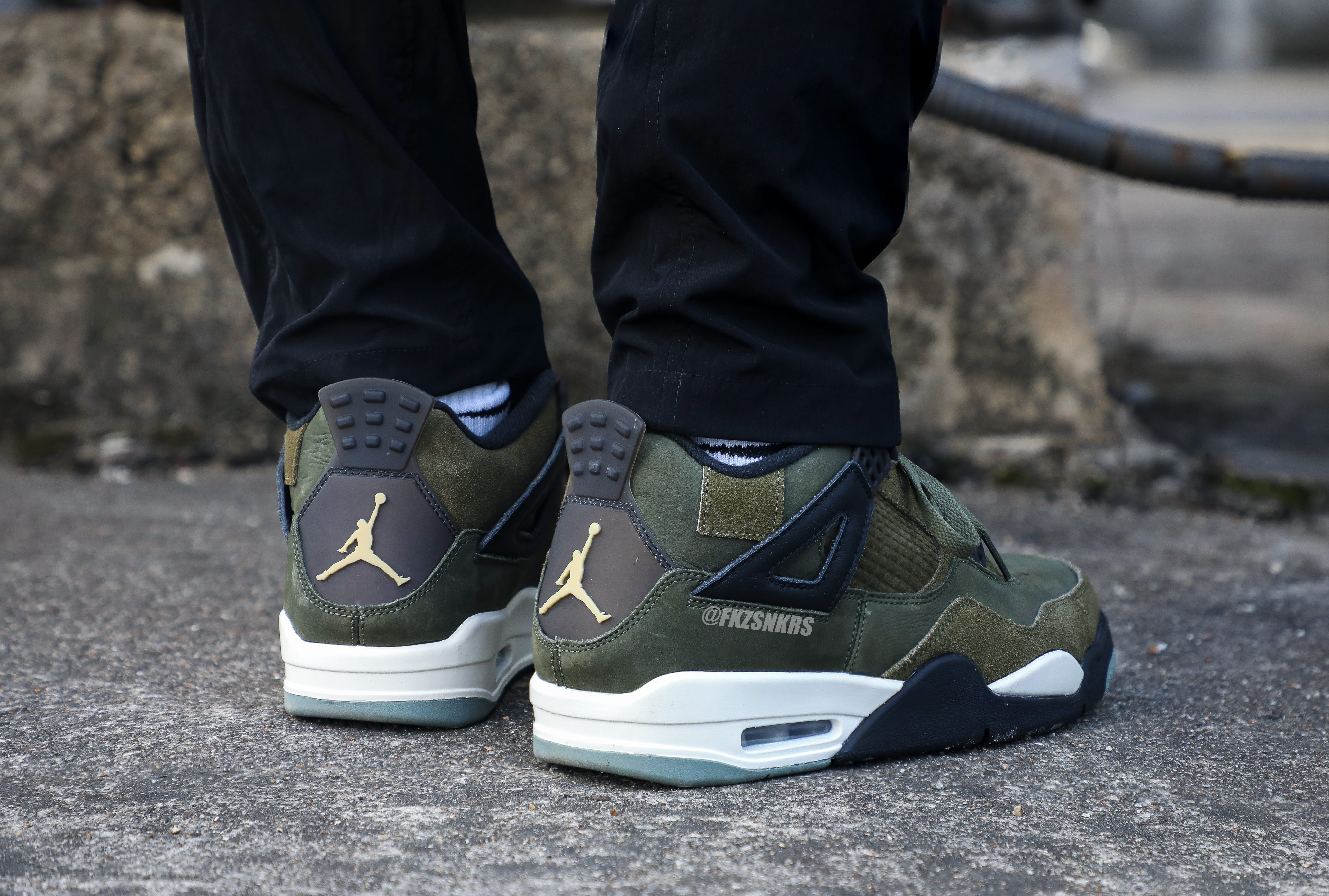 Air Jordan 4 Retro SE Craft Medium Olive (LN5 A1)