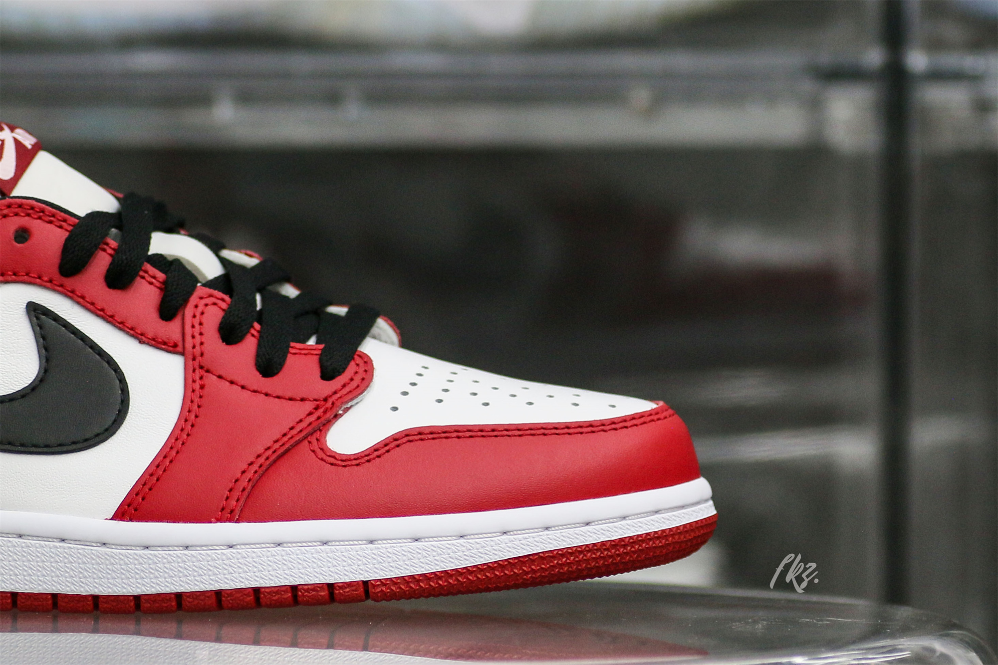 Air Jordan 1 Low Chicago 2016