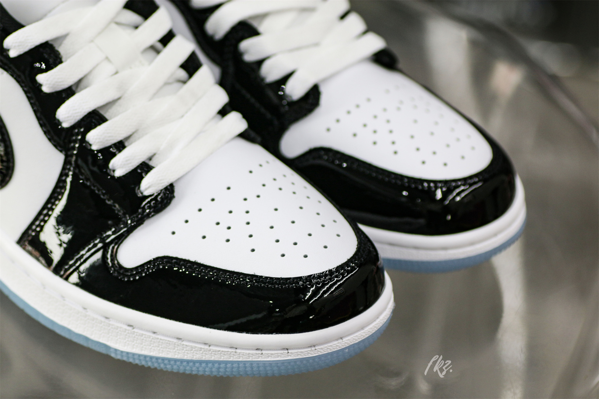 Air Jordan 1 Low SE Concord 2023