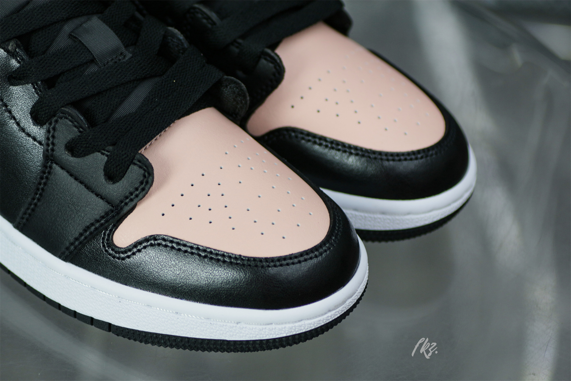 Air Jordan 1 Retro Low Crimson Tint 2021