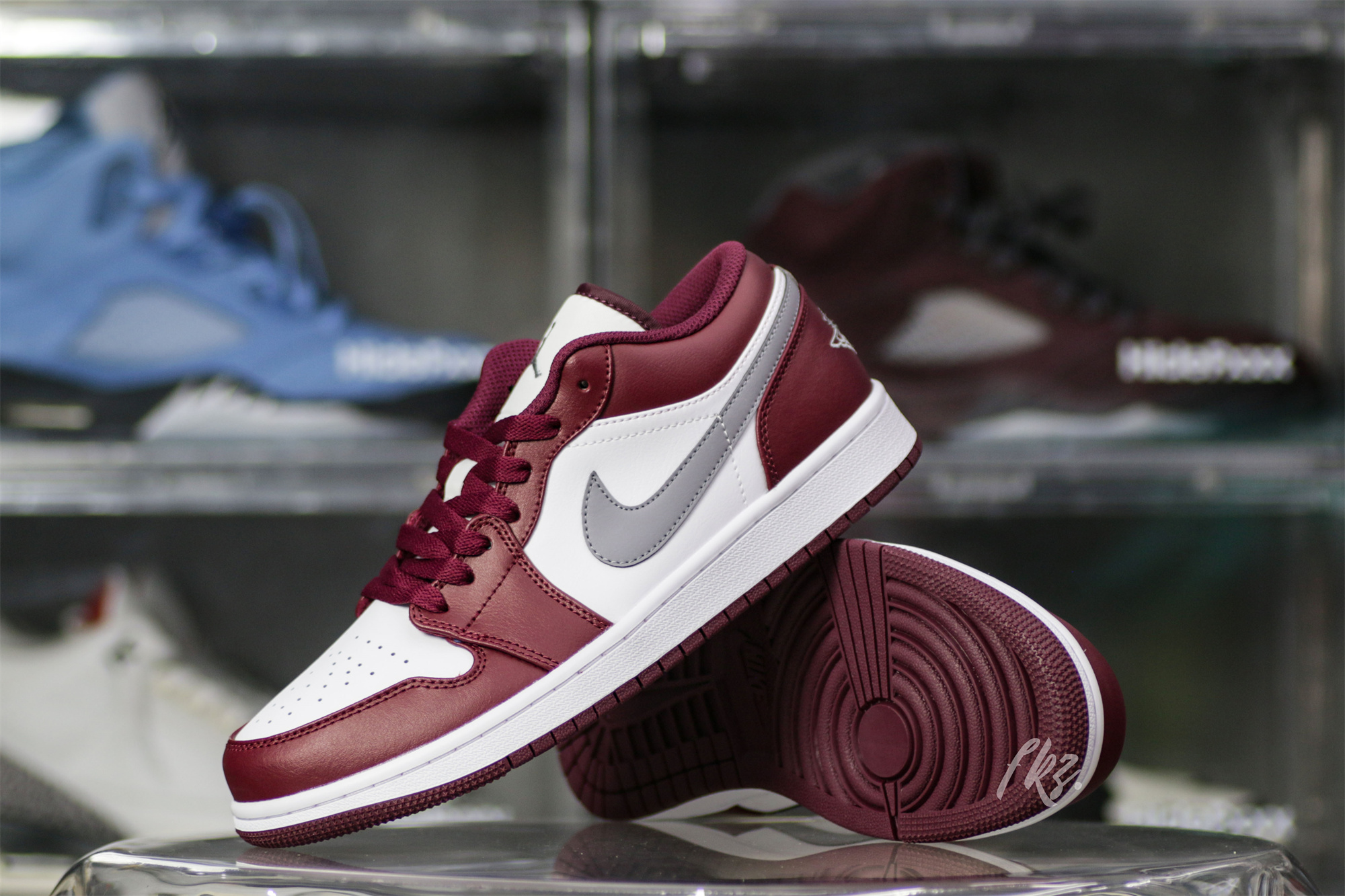 Air Jordan 1 Low Retro White Bordeaux 2022