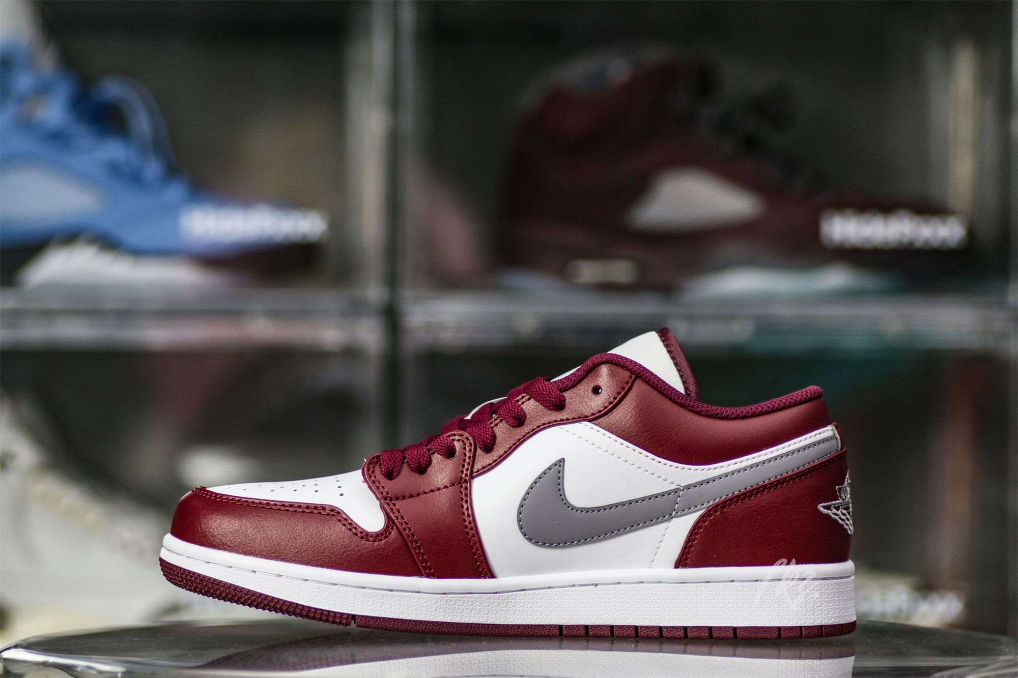 Air Jordan 1 Low Retro White Bordeaux 2022