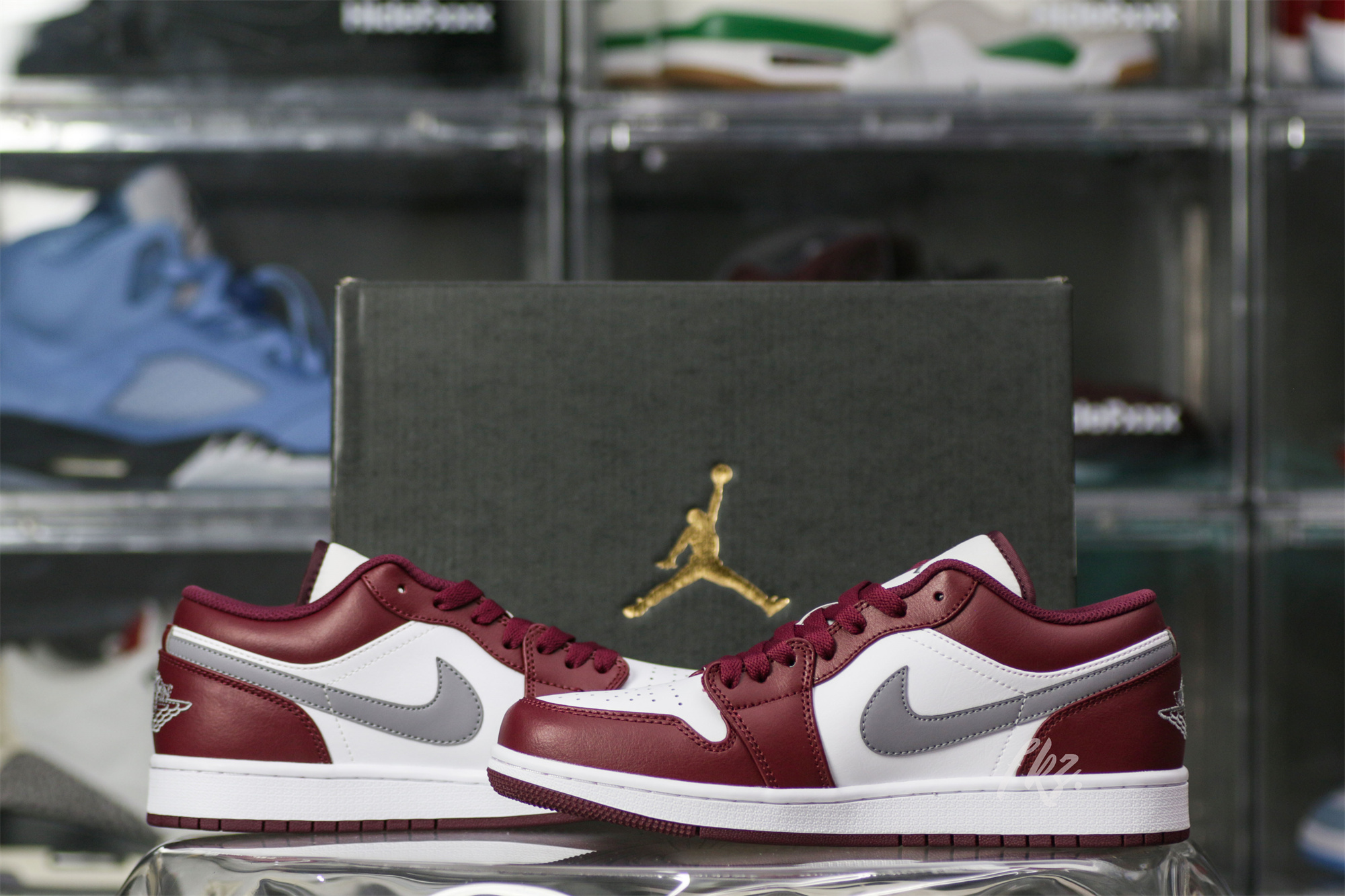 Air Jordan 1 Low Retro White Bordeaux 2022