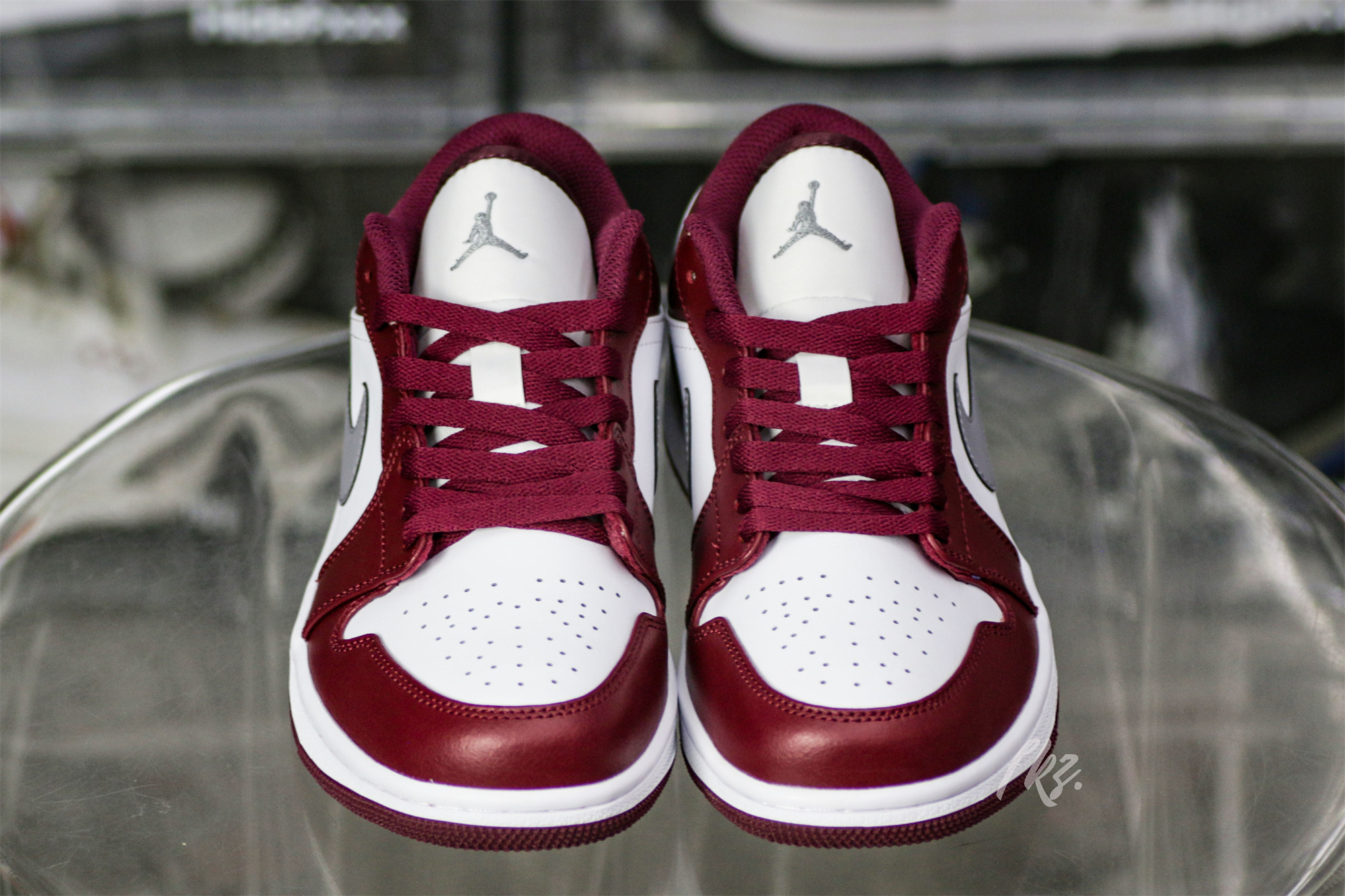 Air Jordan 1 Low Retro White Bordeaux 2022