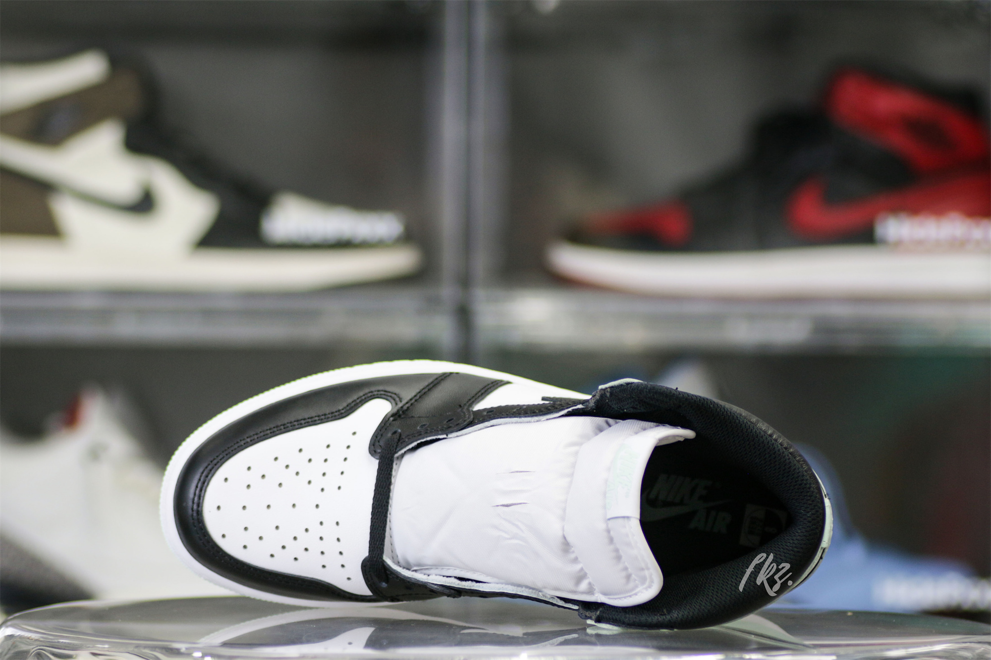 Air Jordan 1 Retro High OG NRG Igloo