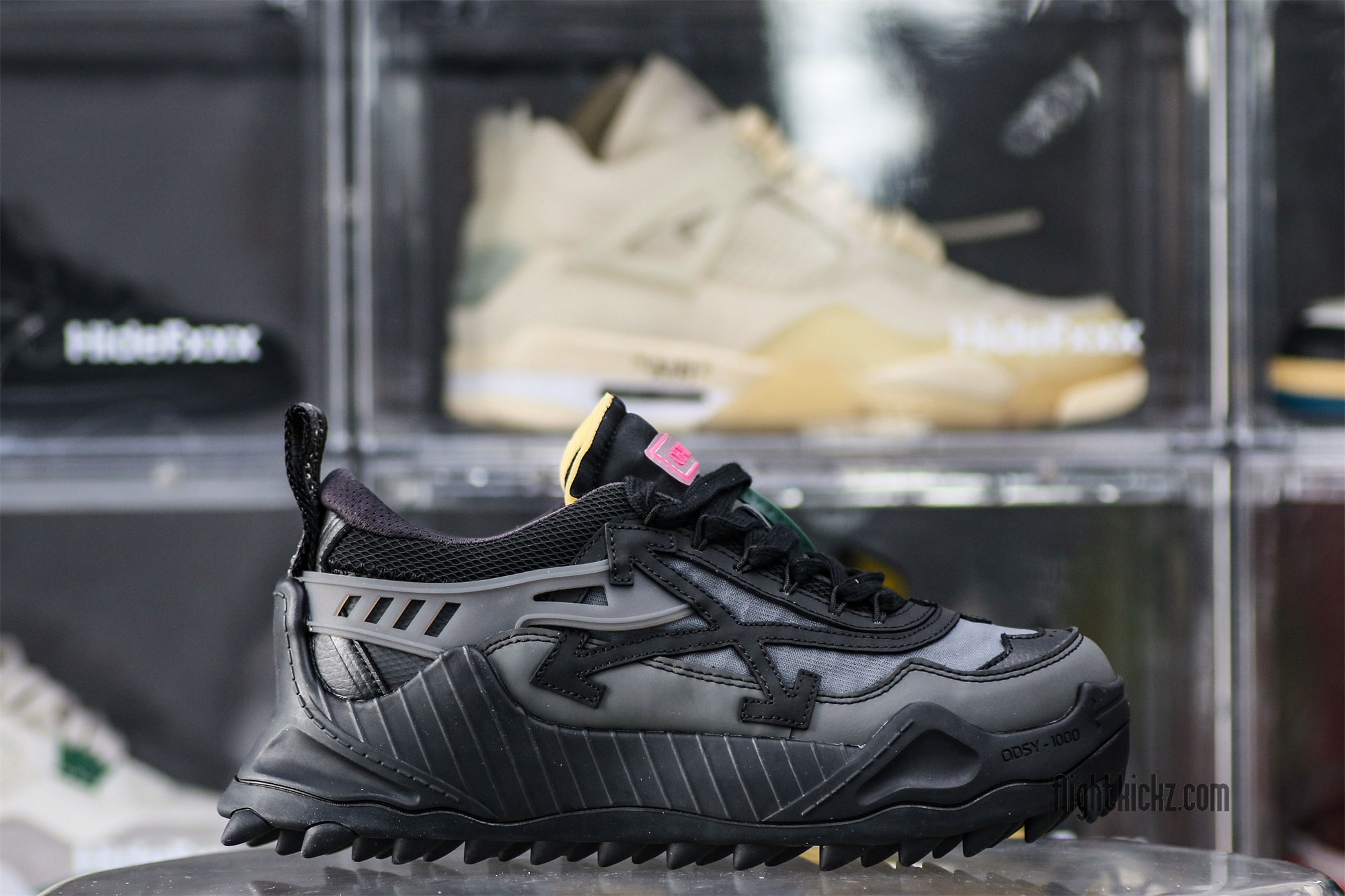 Off-White Odsy-1000 tech low top sneakers