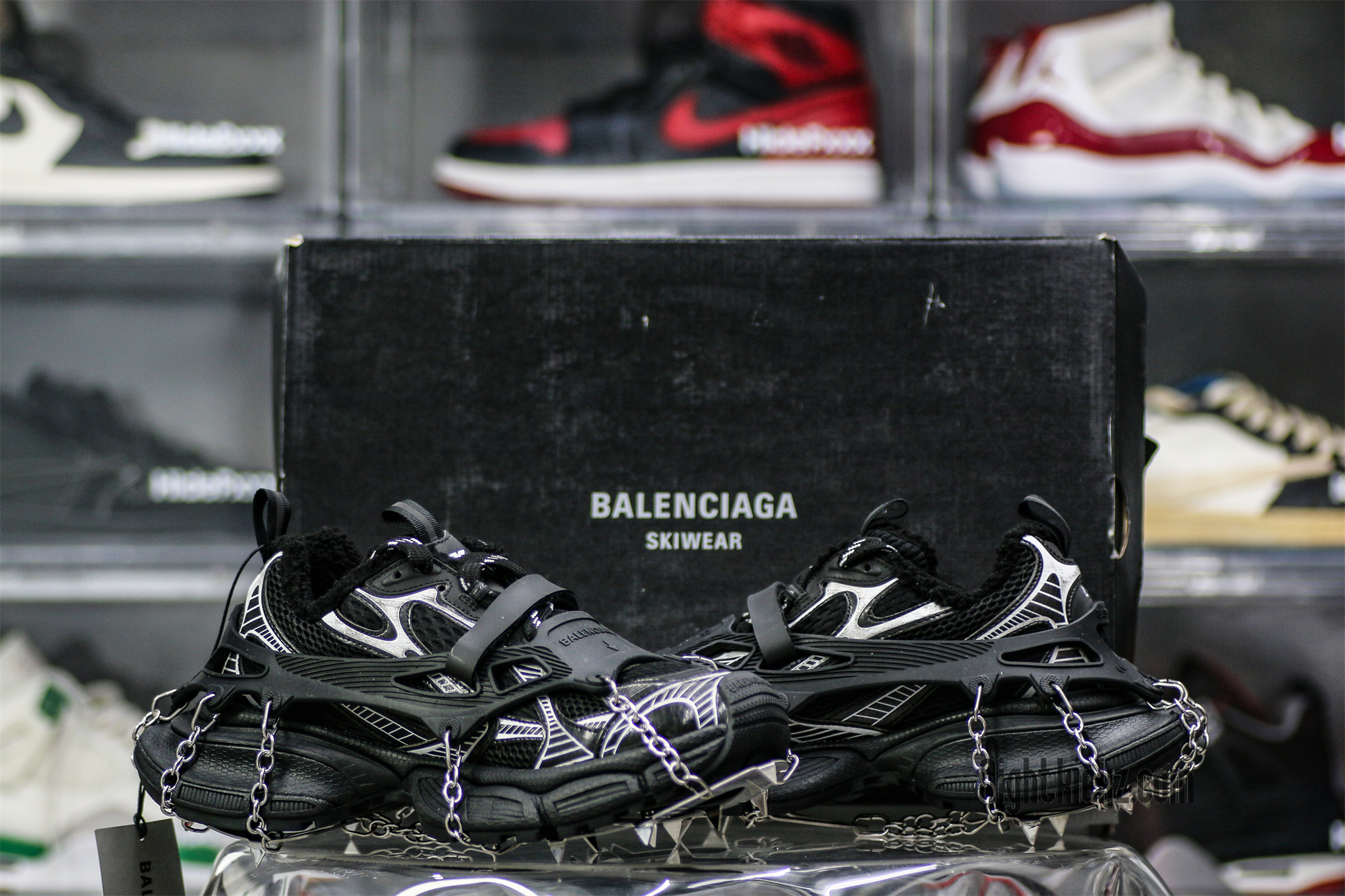 B@lenciag* 3XL Ski Sneaker in Black and white (Removable footwear chains)