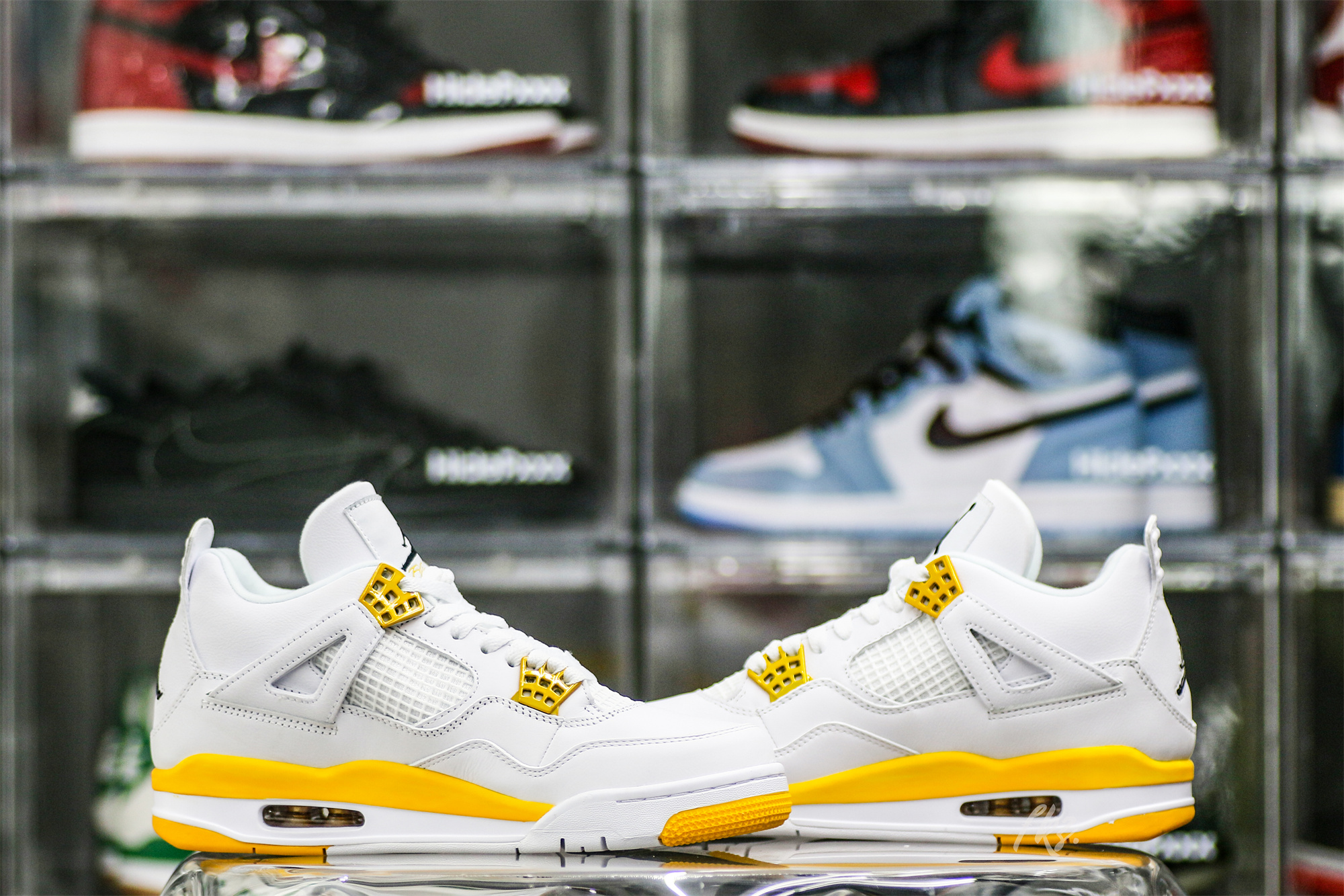 Air Jordan 4 Retro ‘Vivid Sulfur’ Wms 2024