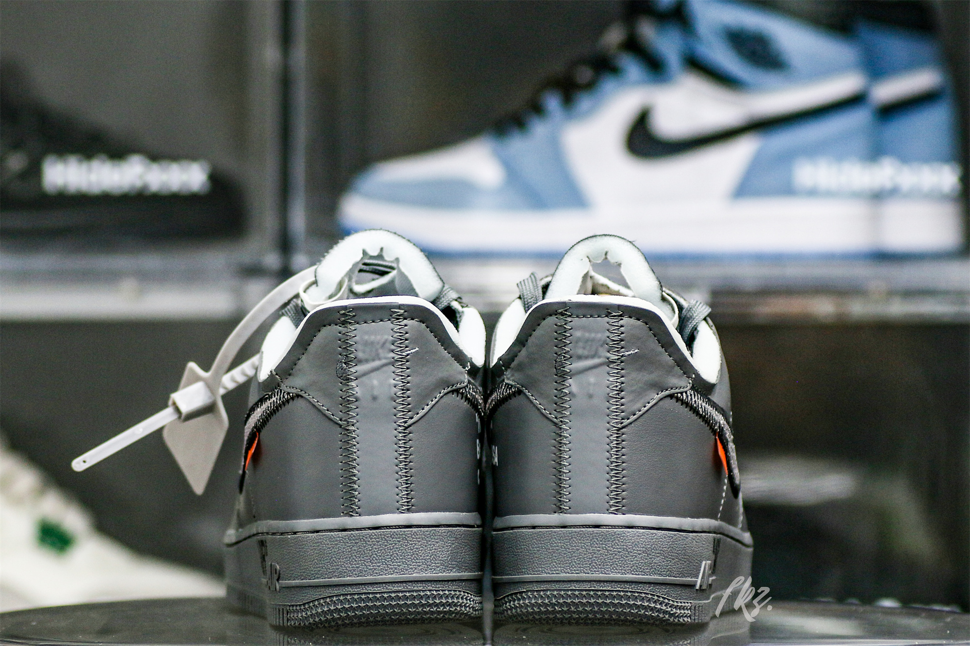 Off-White x Nike Air Force 1 Low Ghost Grey