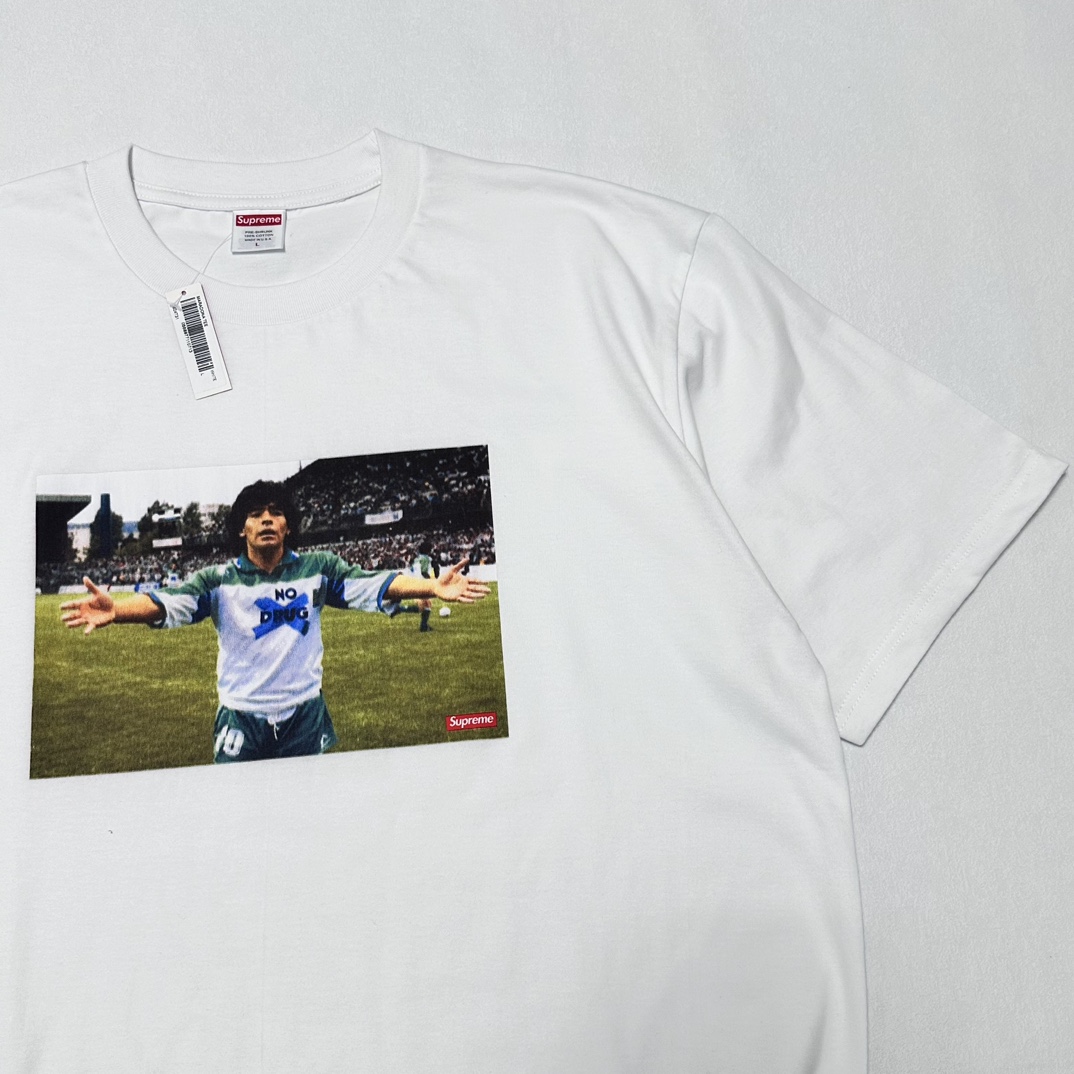 Suprem3 24SS Maradona Tee(2 Colors)