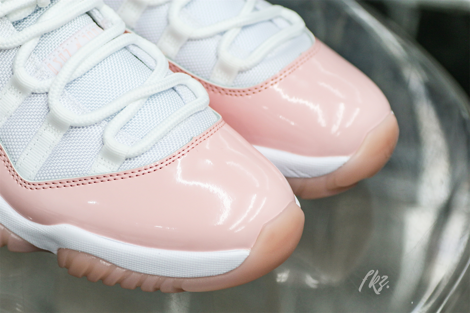 Air Jordan 11 Low WMNS “Legend Pink”