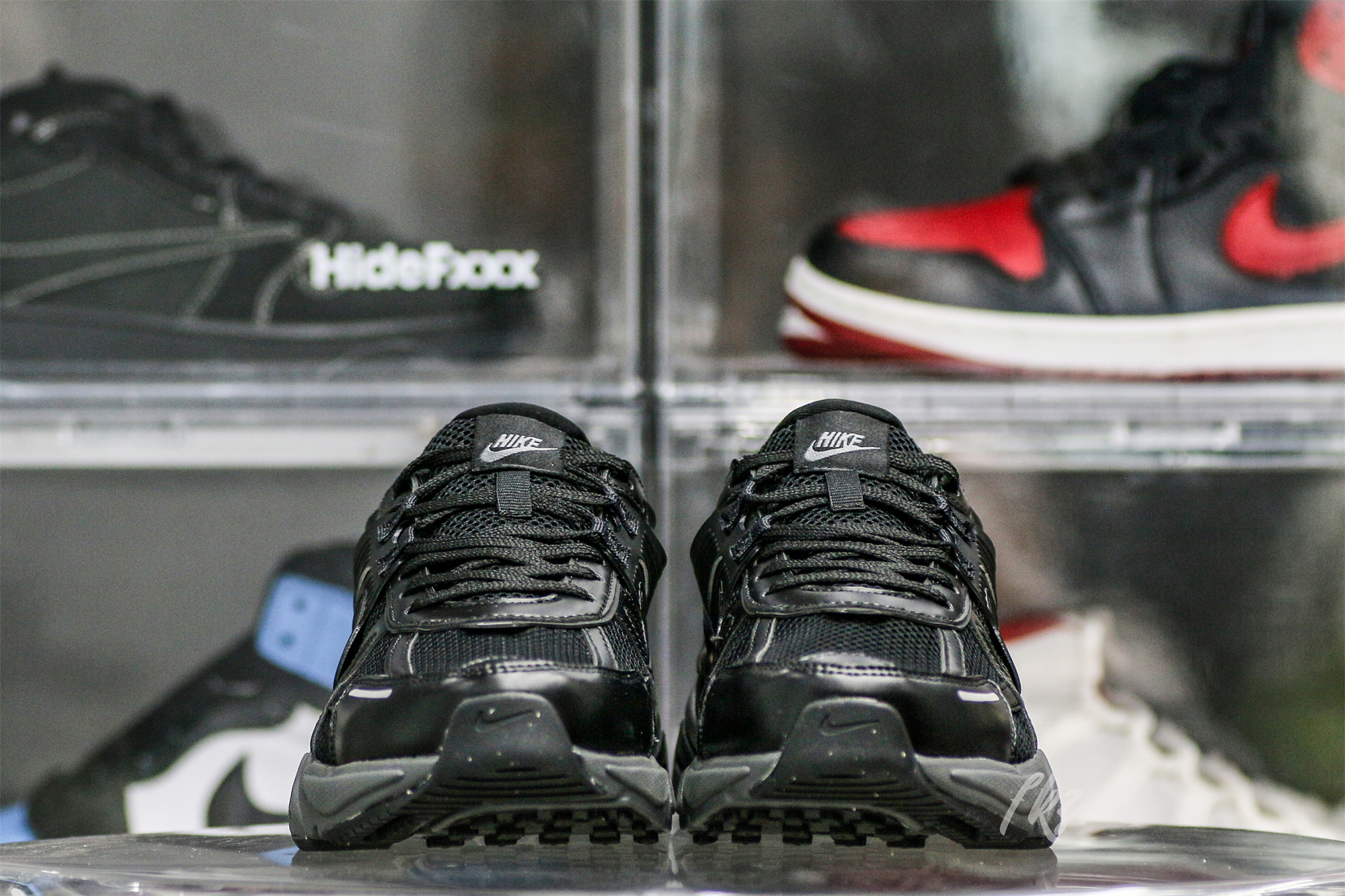 Nike V2K Run Black Dark Smoke Grey