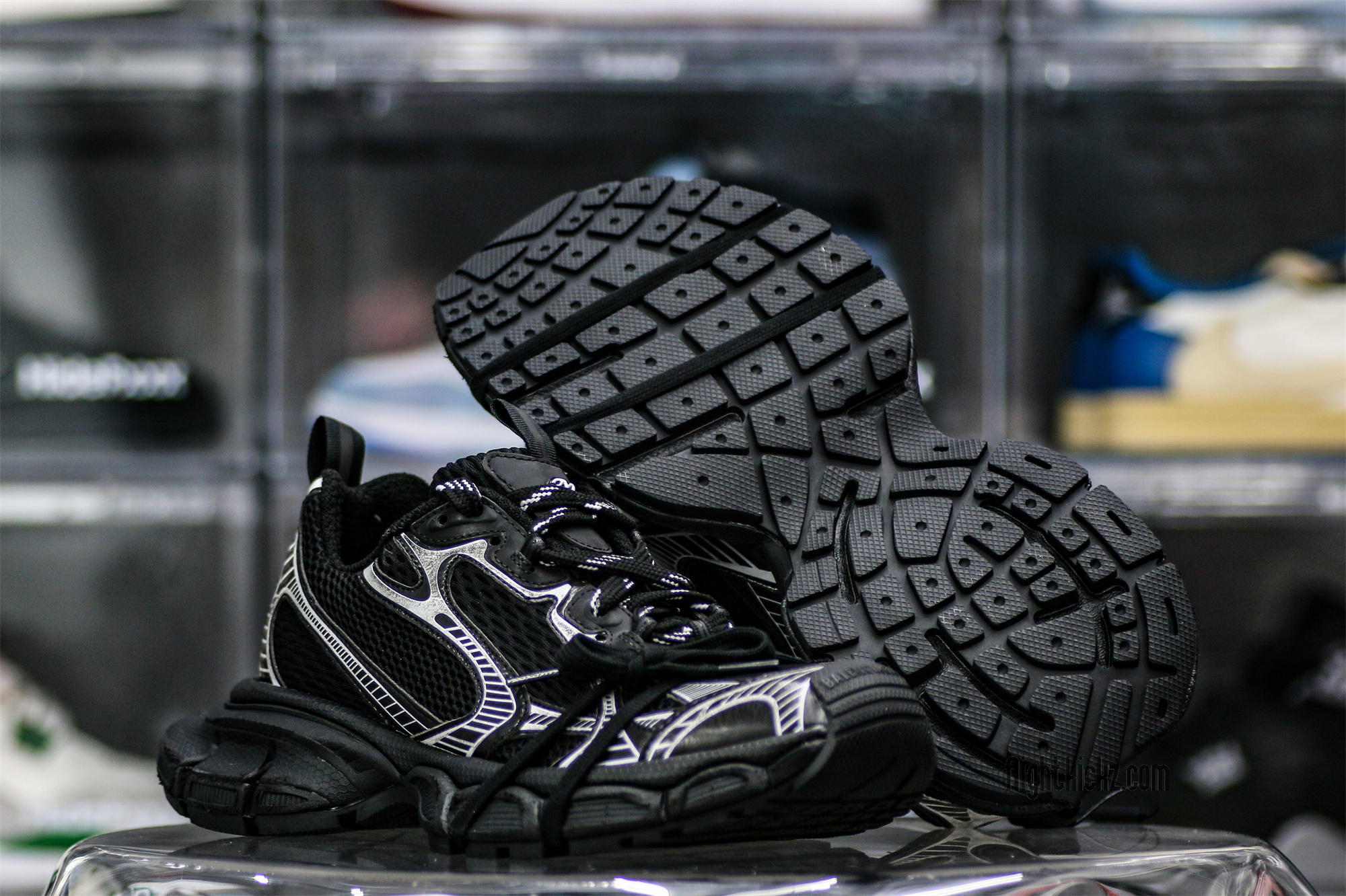 B@lenciag* 3XL Ski Sneaker in Black and white