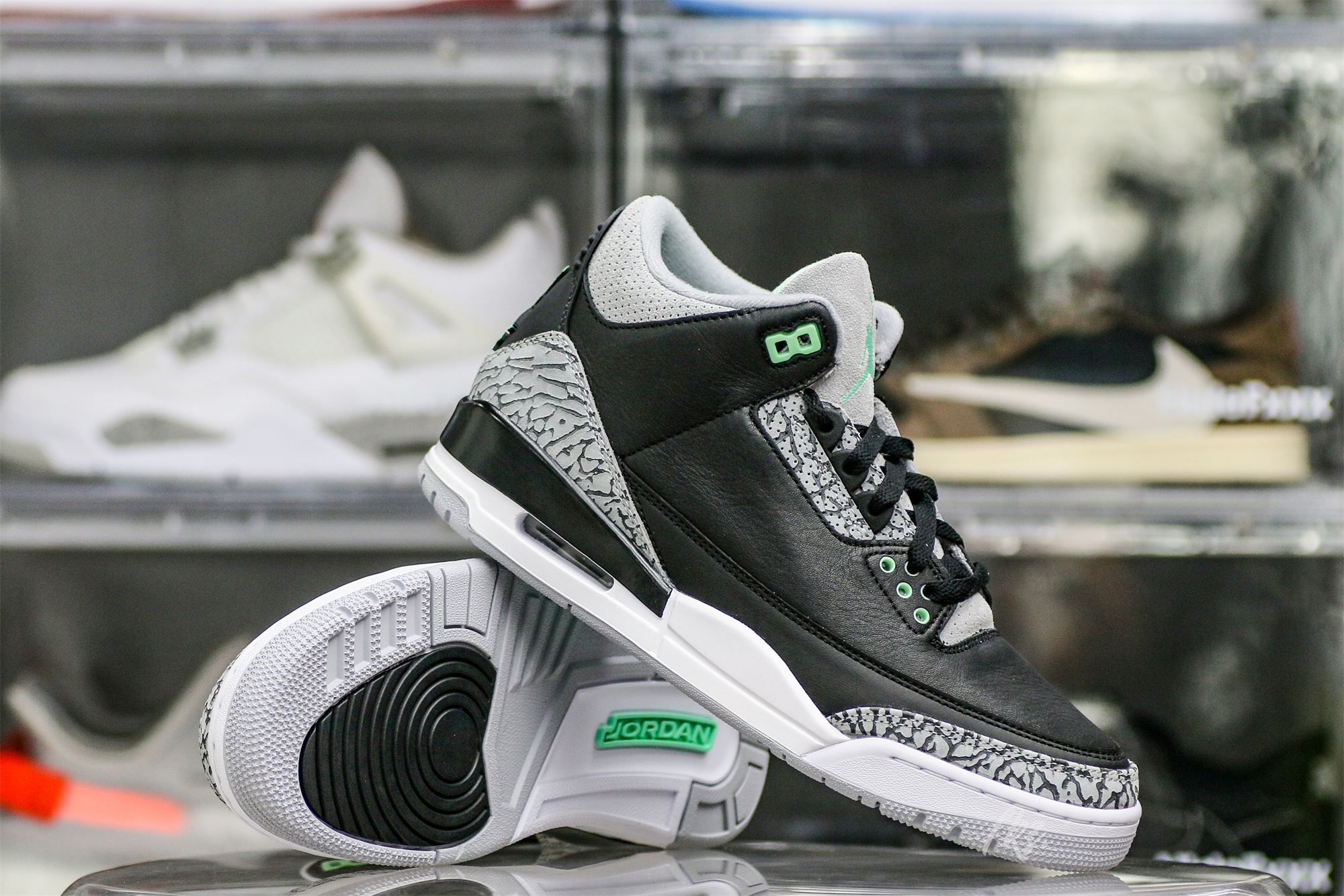 Air Jordan 3 Retro Green Glow 2024