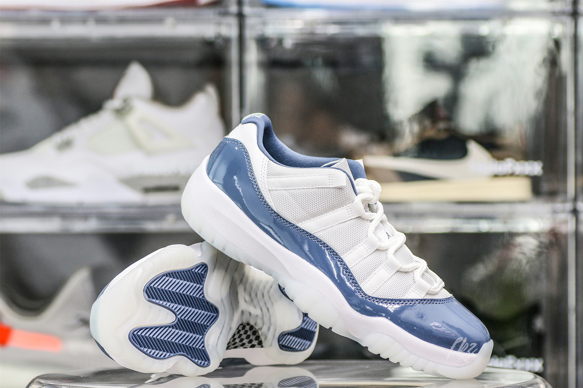 Air Jordan 11 Retro Low Midnight Navy (2024)