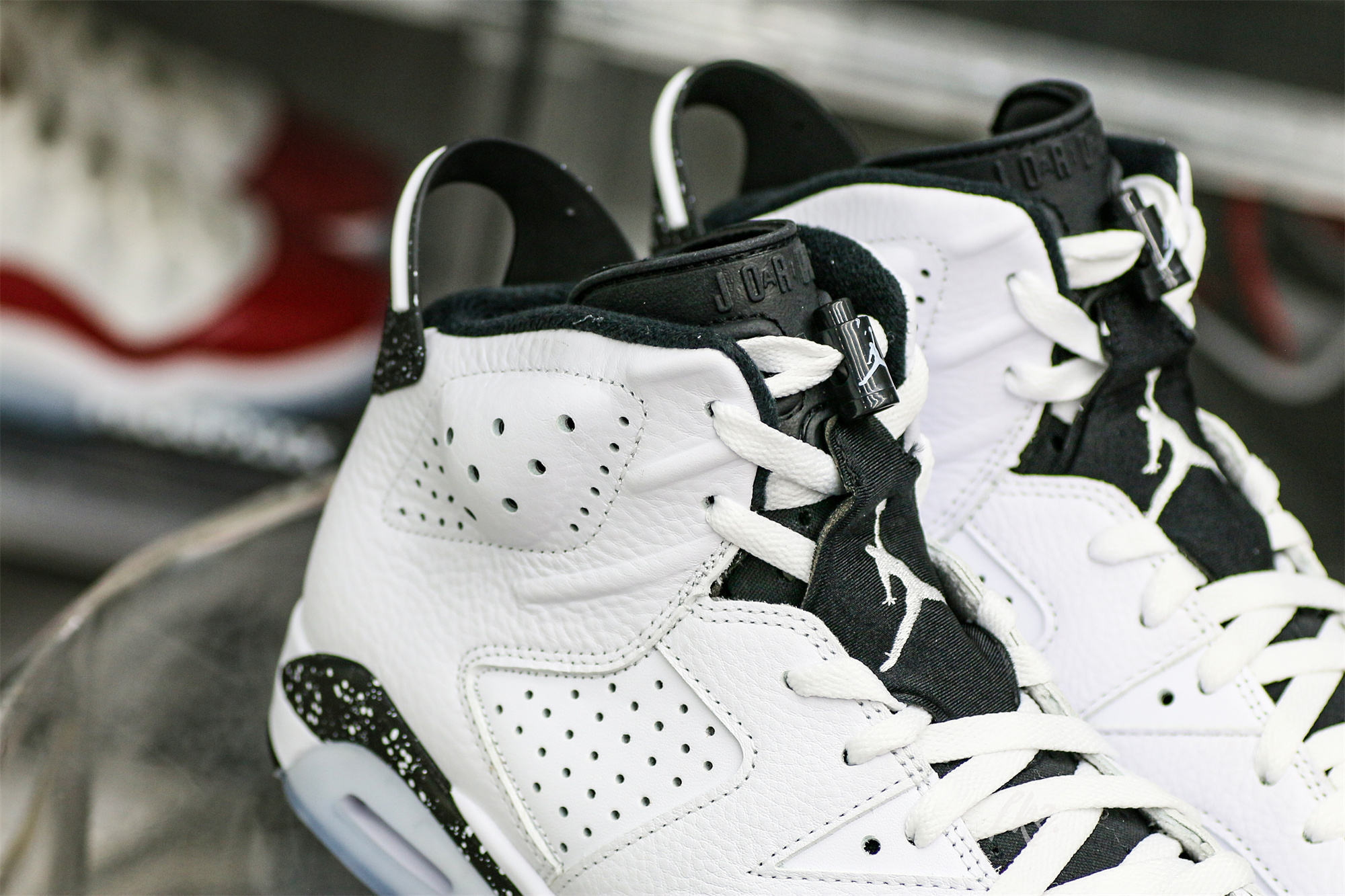 Air Jordan 6 Retro Reverse Oreo 2024