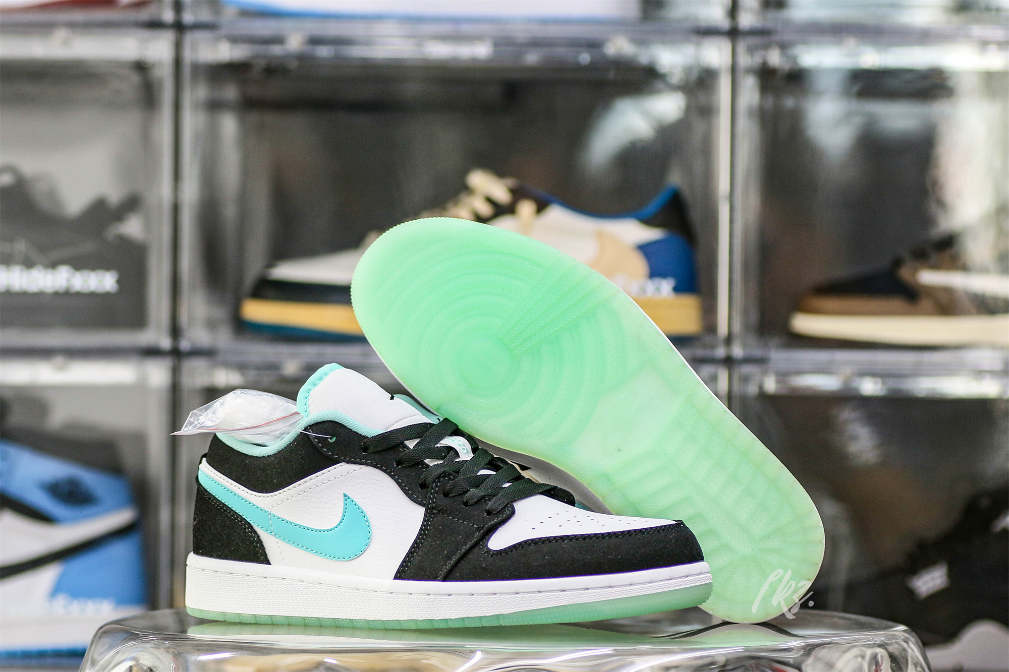 Jordan 1 Low Island Green
