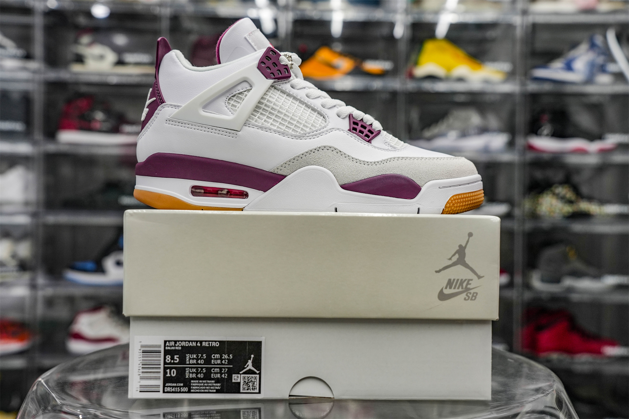 Air Jordan 4 Retro SP X Nike SB Bordeaux Red