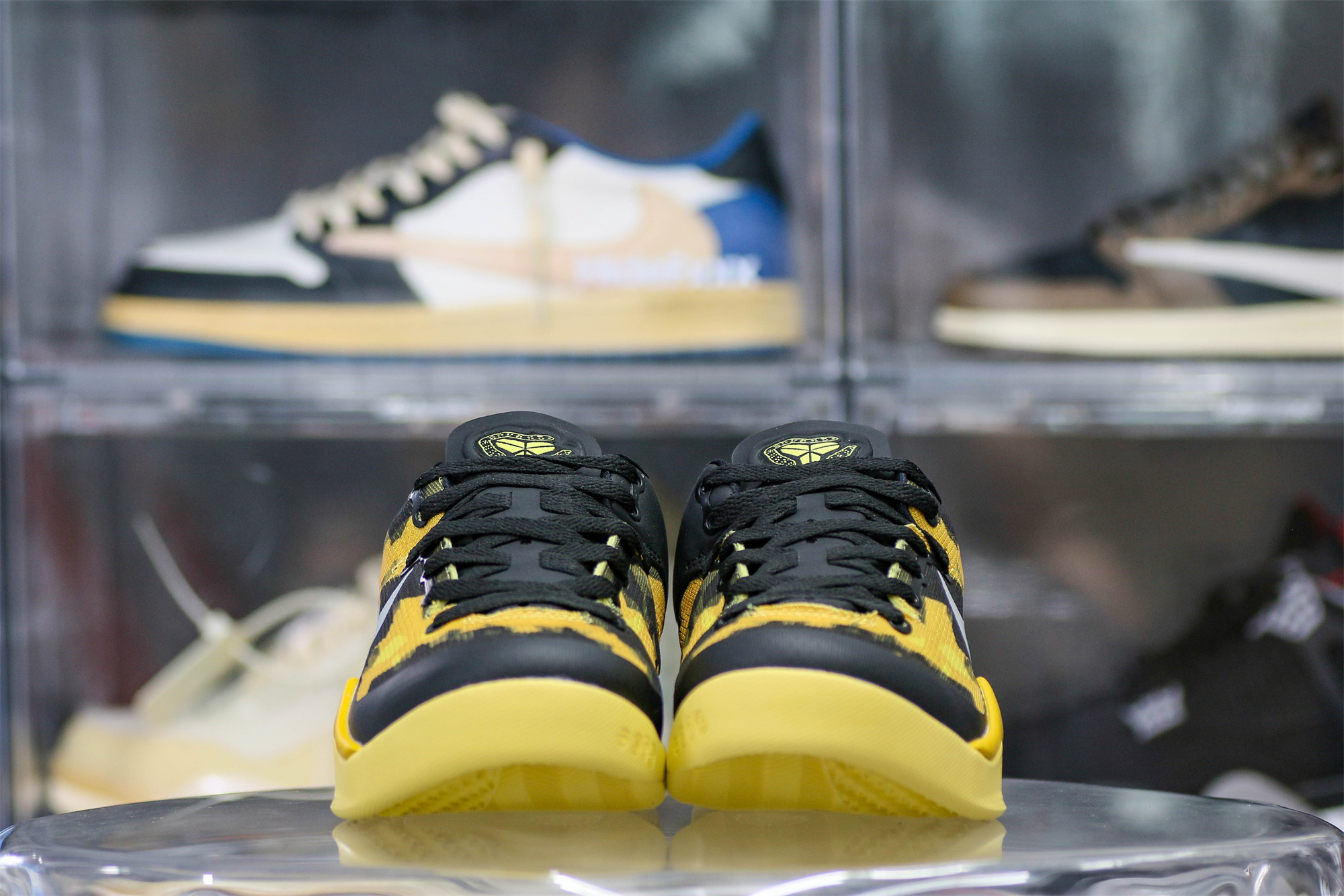 Kobe 8 ‘Sulfur Electric’ 2012(A1 Batch)