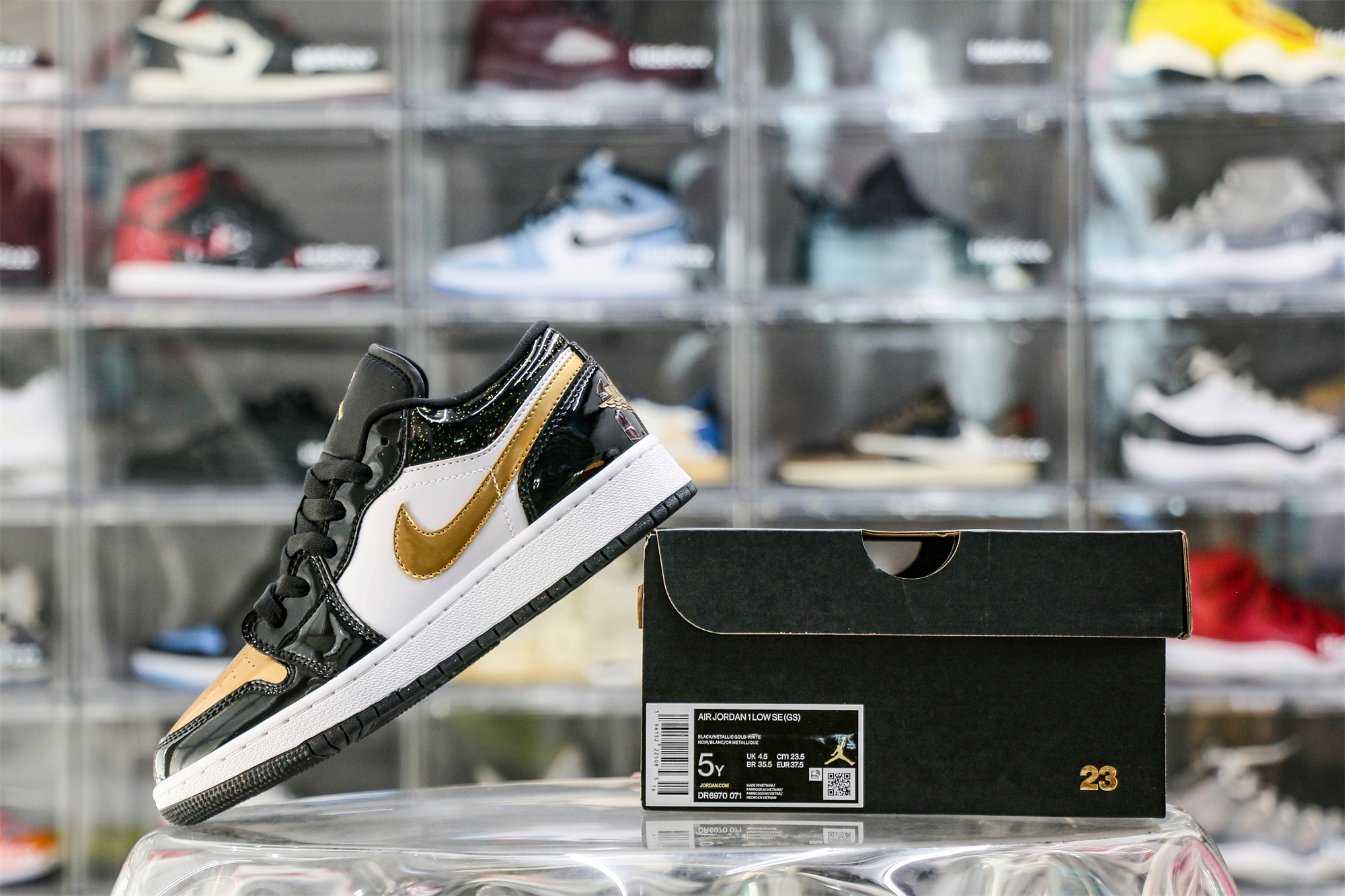 Air Jordan 1 Low SE Gold Toe