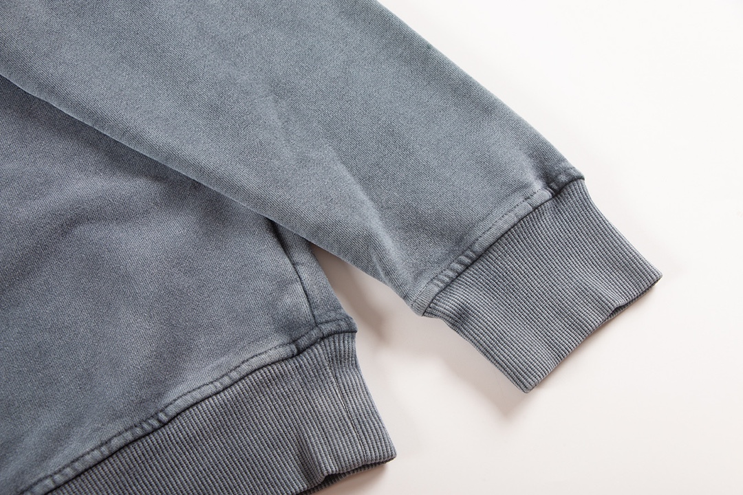 Ch*0me He**ts latest basic crewneck sweatshirt gray/pink