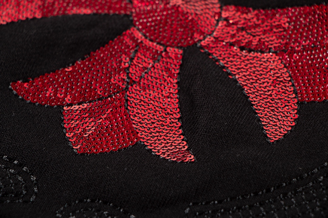 Ch*0me He**ts latest basic crewneck sweatshirt black/red