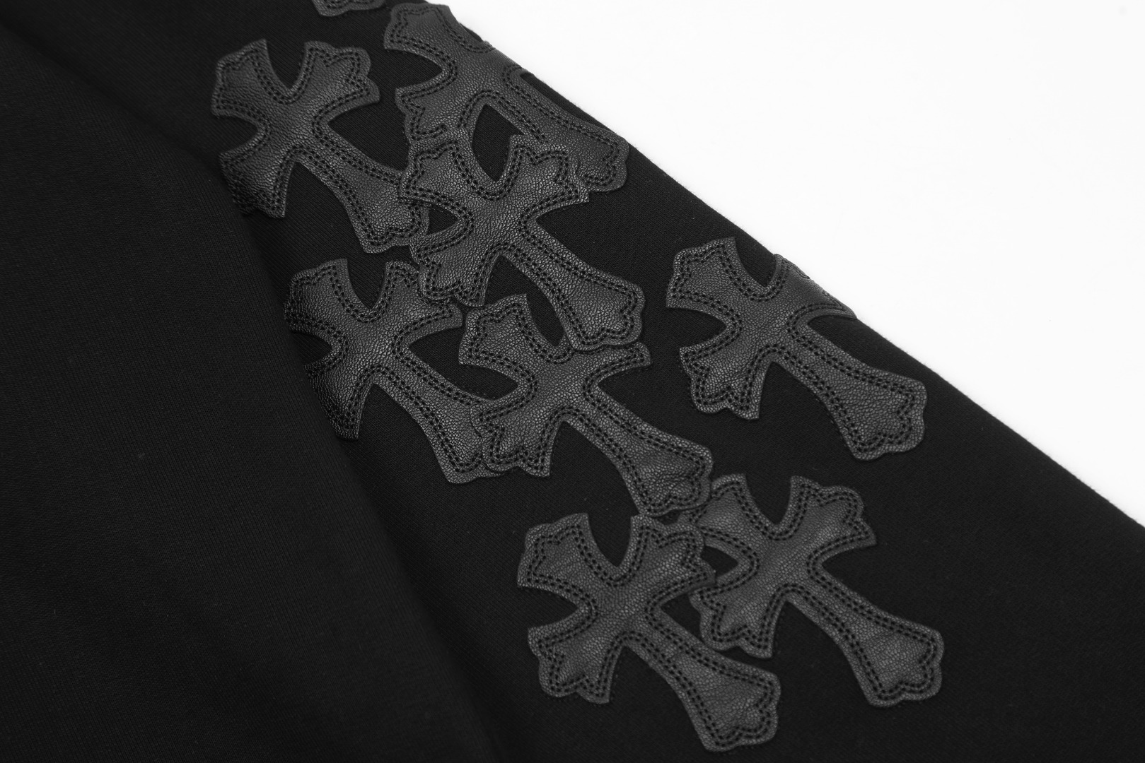 Ch*0me He**ts black embroidered and printed heavy-duty zip-up hoodie