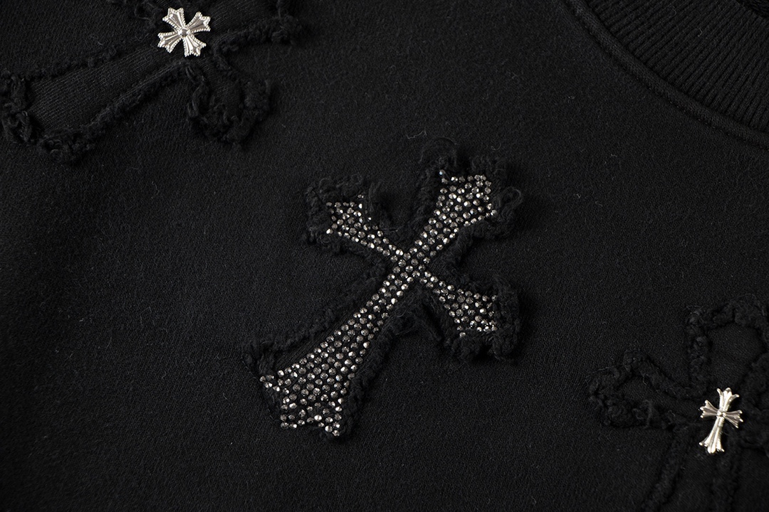 Ch*0me He**ts latest heavy-weight basic crewneck sweatshirt in black