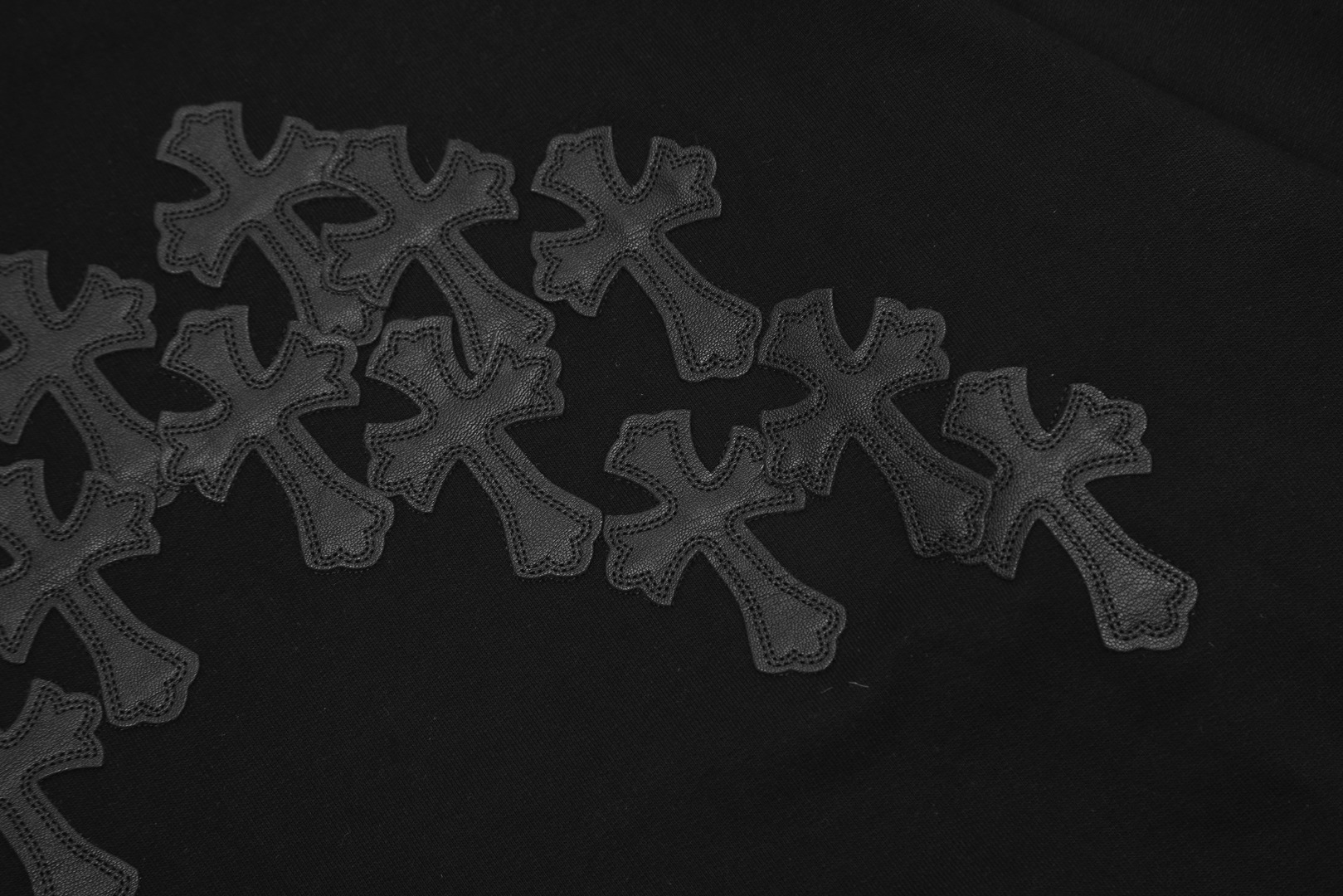 Ch*0me He**ts black embroidered and printed heavy-duty zip-up hoodie