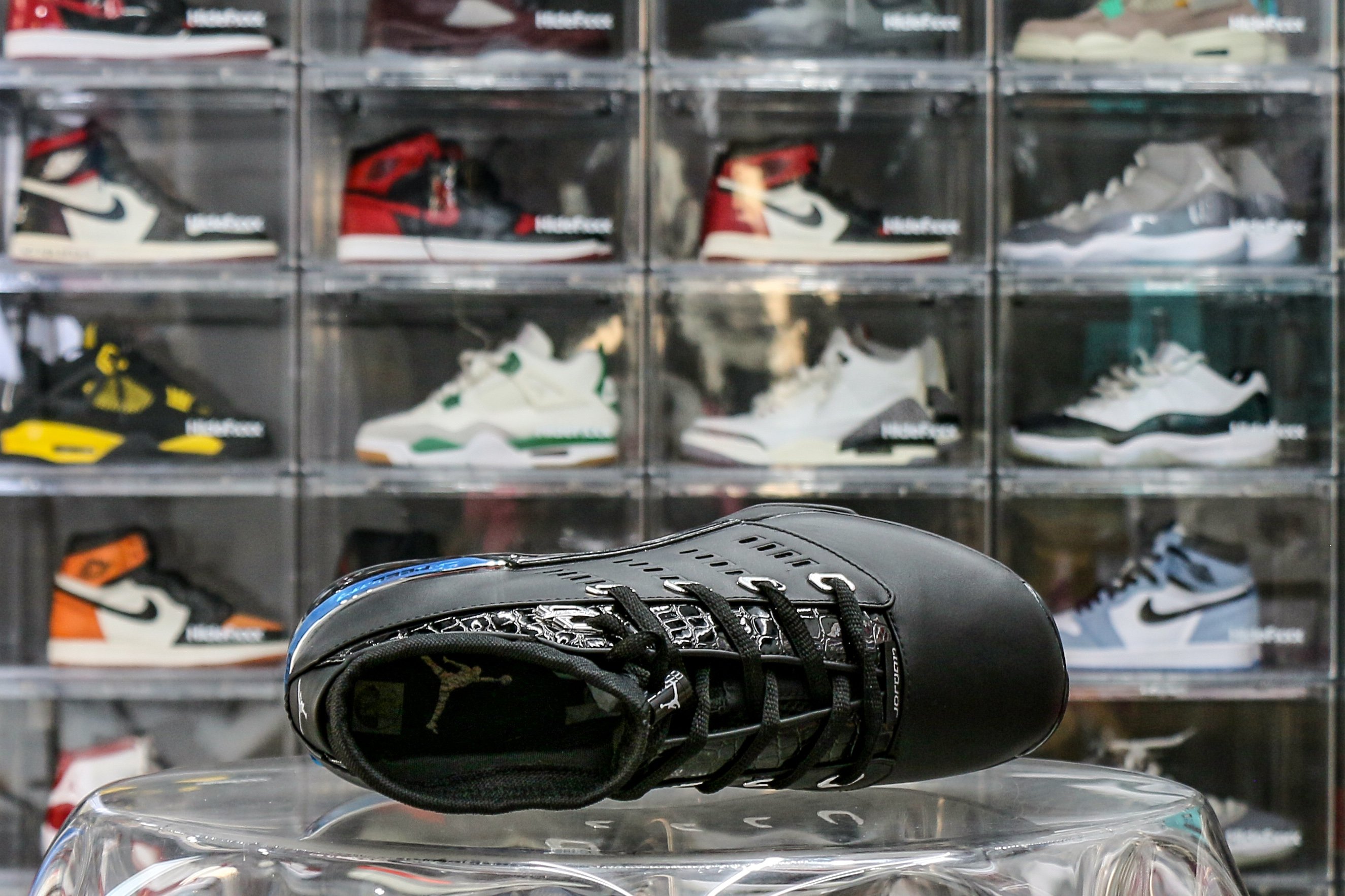 jordan 17 og low black Ch*0me (regular box)