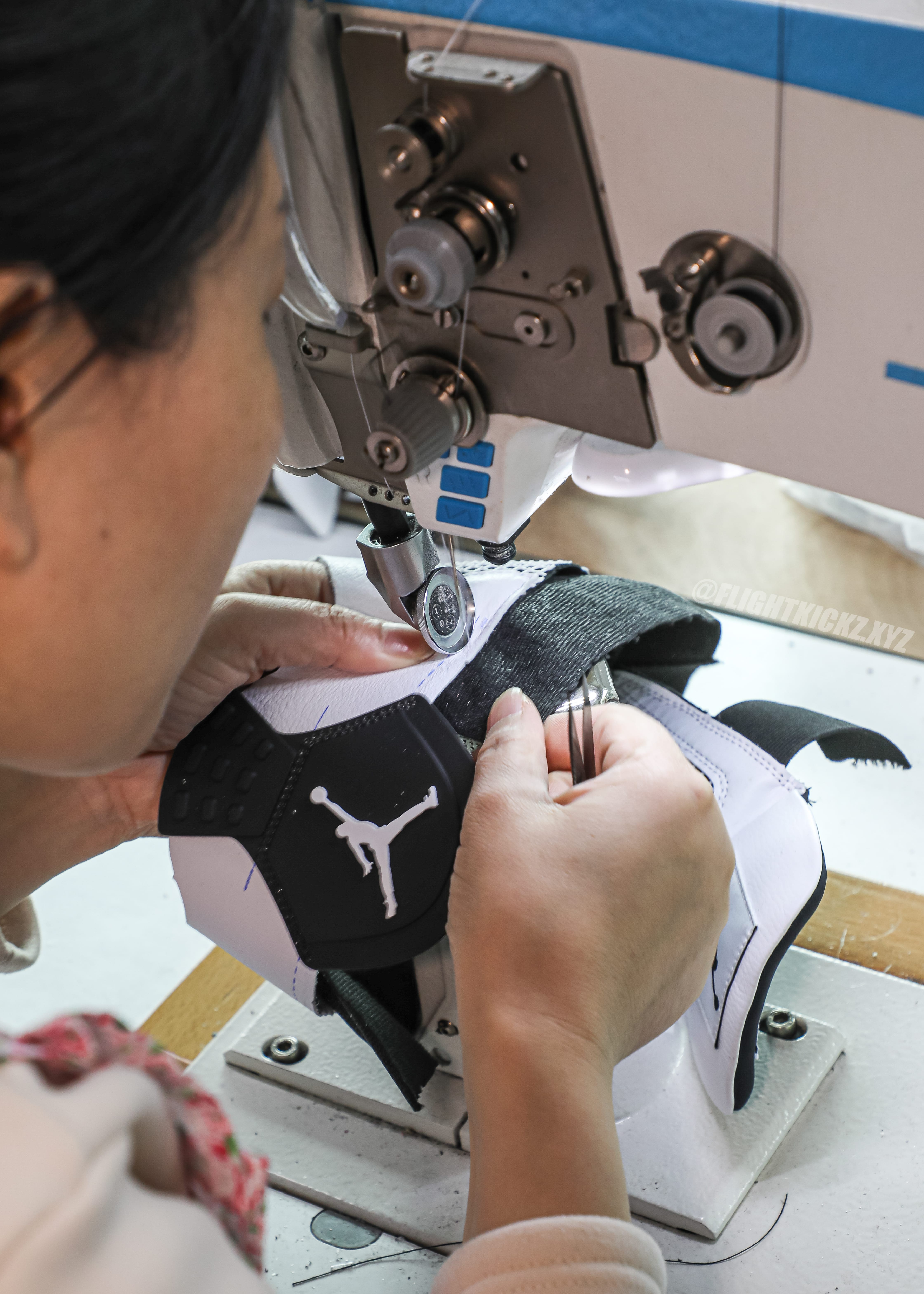 Jordan 4 Retro Military Black(LN5 A1 Batch)