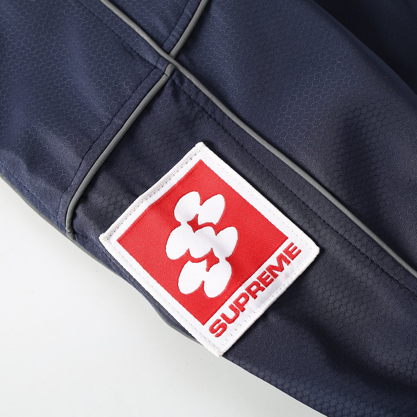 Supreme FW24 WEEK11 Reflective Piping Pullover 3M