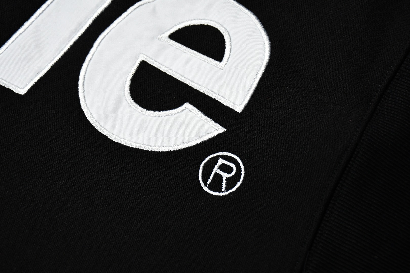 Supreme 22FW Satin Appliqué Hooded Sweatshirt