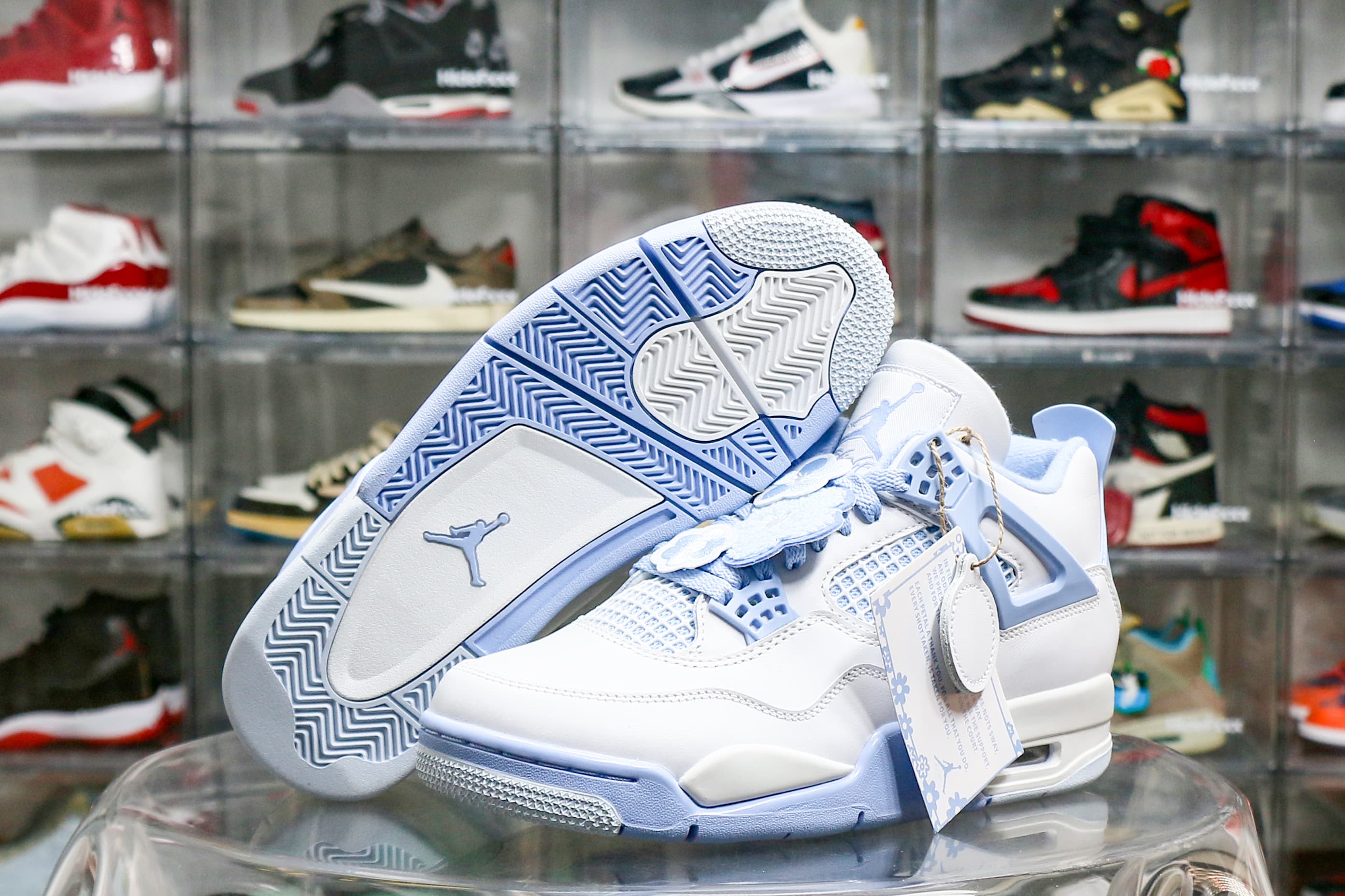 Air Jordan 4 “Forget Me Not / Aluminum”