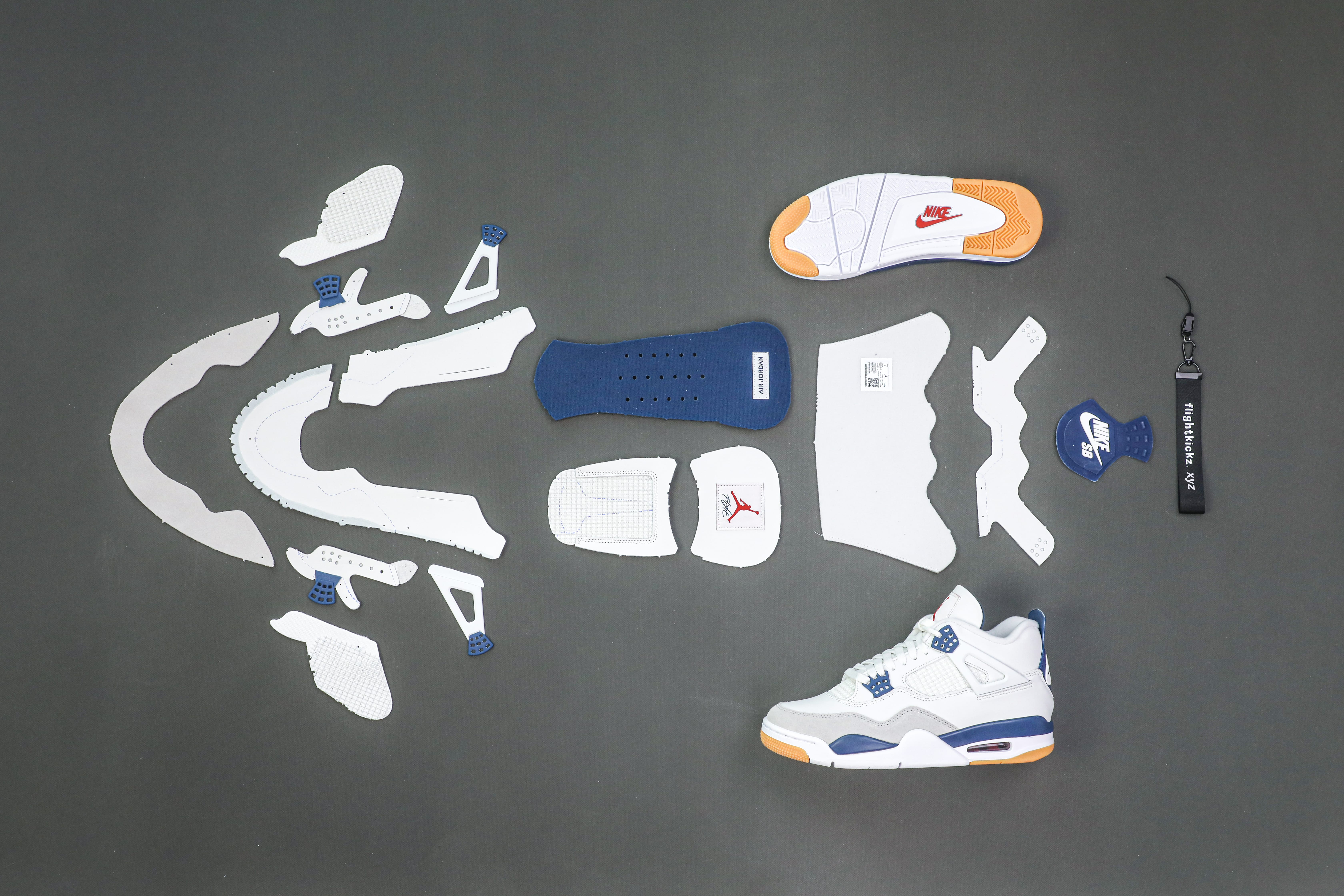 Nike SB x Air Jordan 4 “Navy Blue” 2025 (LN5 A1 Batch)