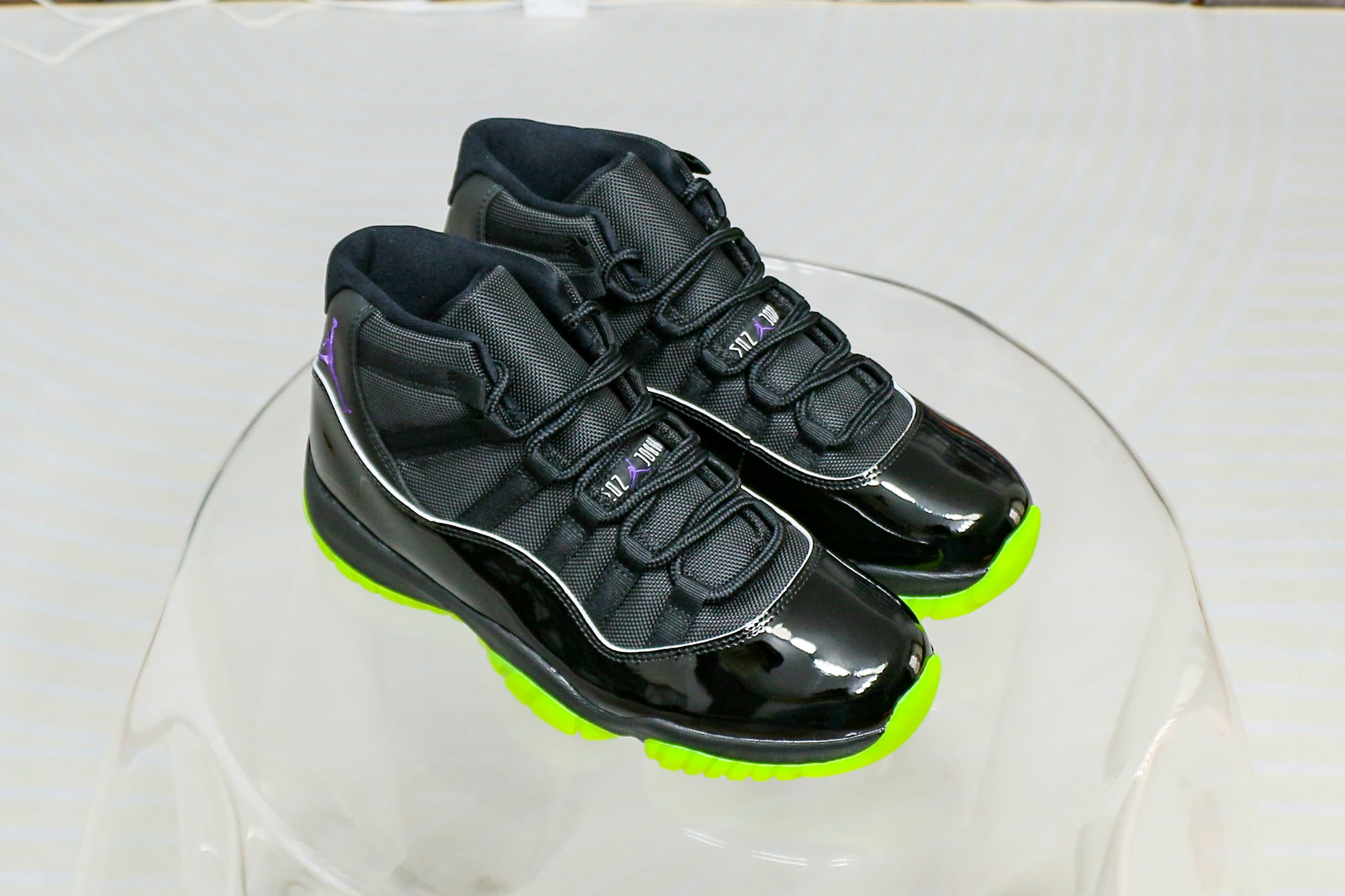 Air Jordan 11 Retro “Black Barely Volt” 2025