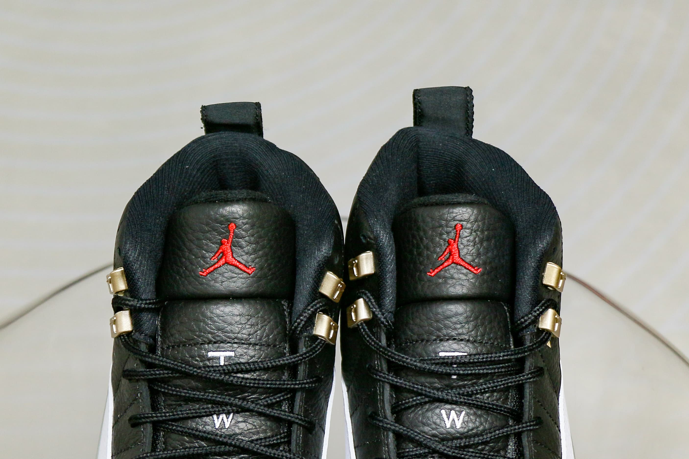 Jordan 12 Retro Playoffs 2022 (Ln5 A1)