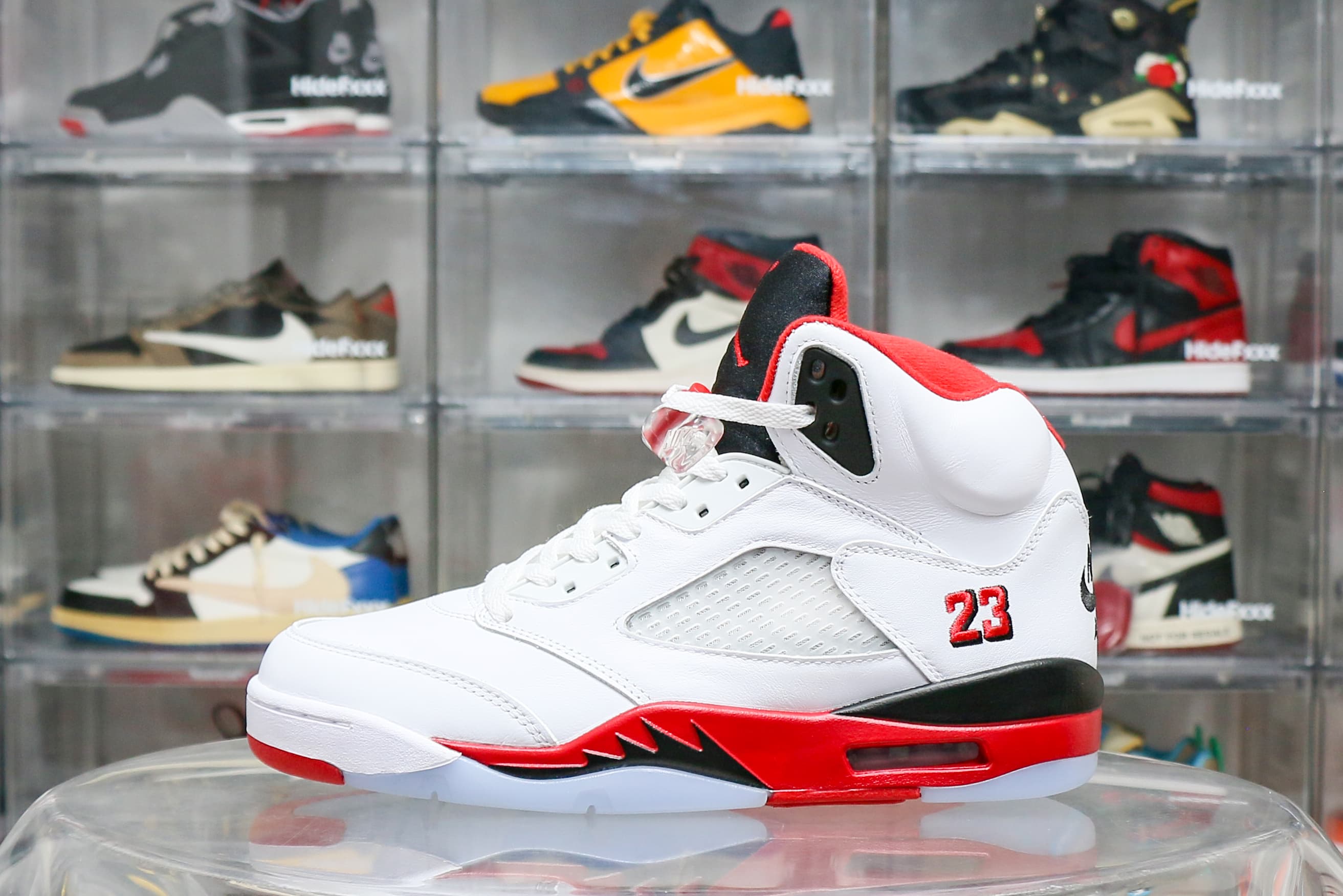 Air Jordan 5 Fire Red Black Tongue 2025 (Ln5 A1)