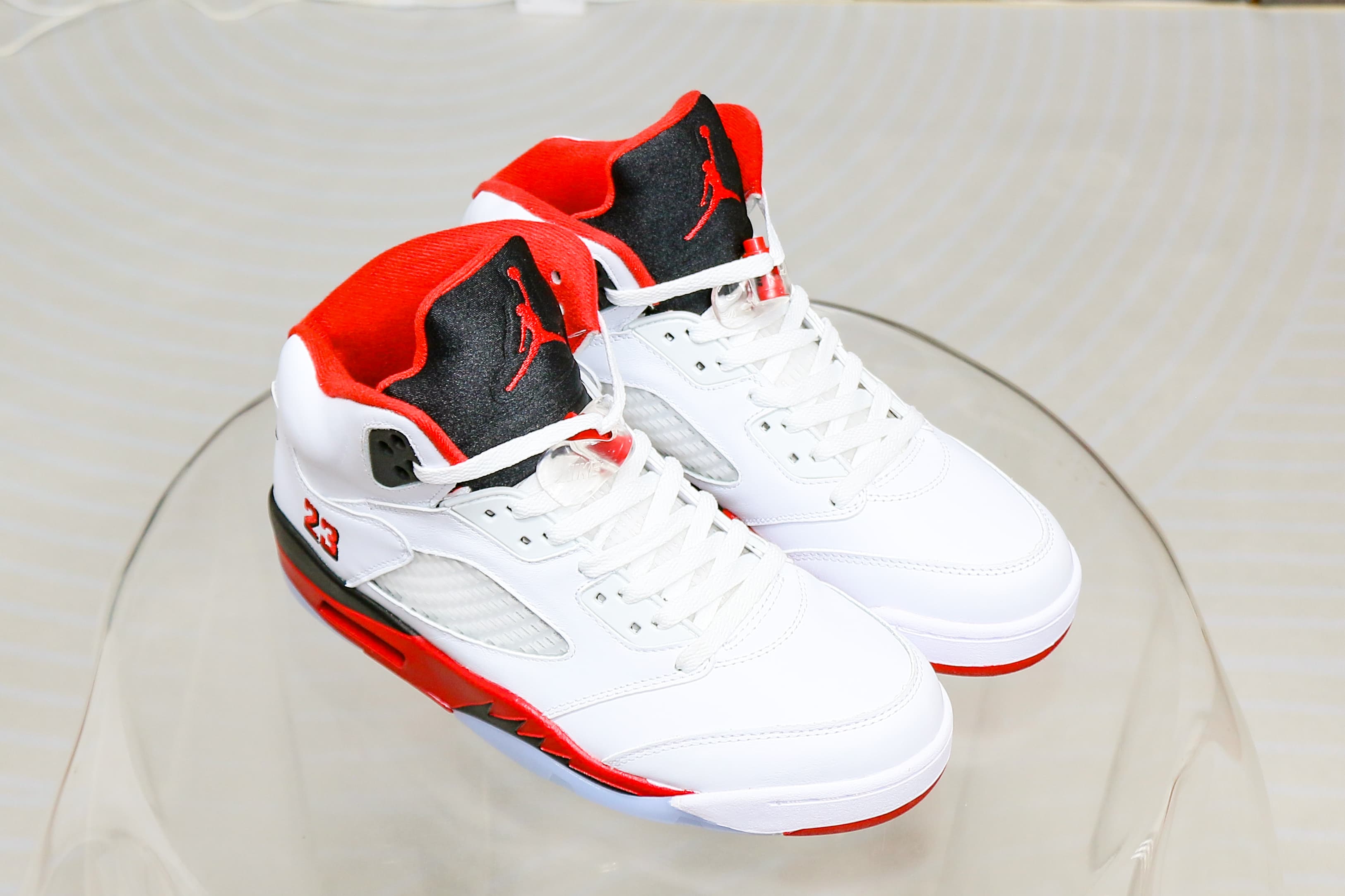 Air Jordan 5 Fire Red Black Tongue 2025 (Ln5 A1)