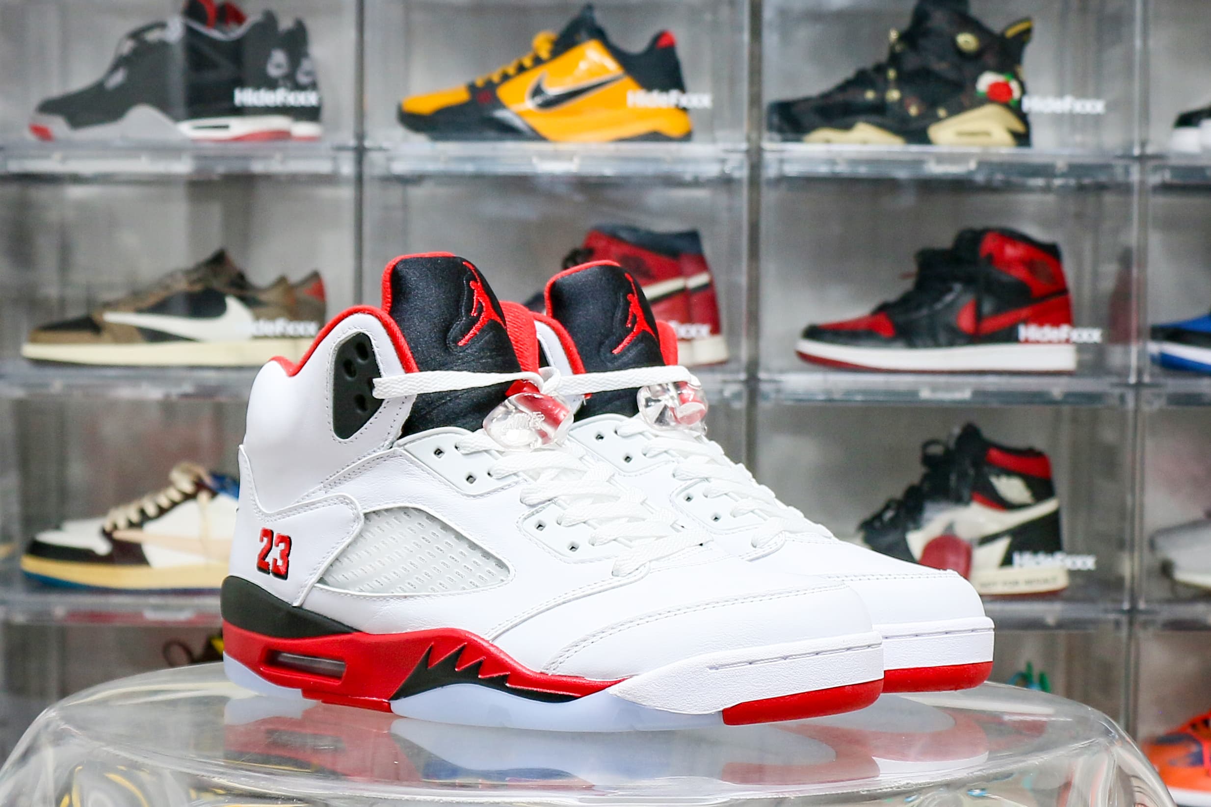 Air Jordan 5 Fire Red Black Tongue 2025 (Ln5 A1)