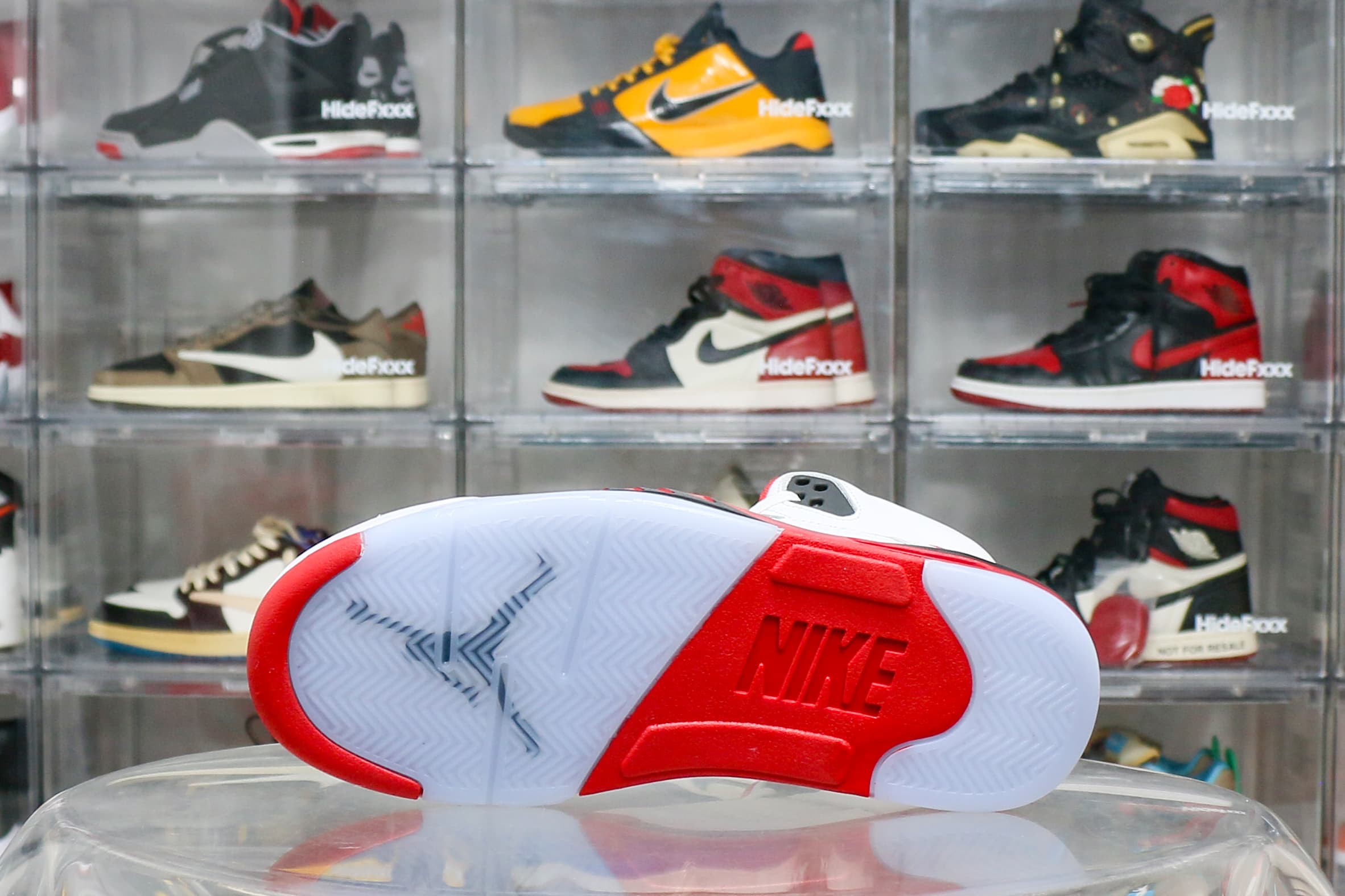 Air Jordan 5 Fire Red Black Tongue 2025 (Ln5 A1)