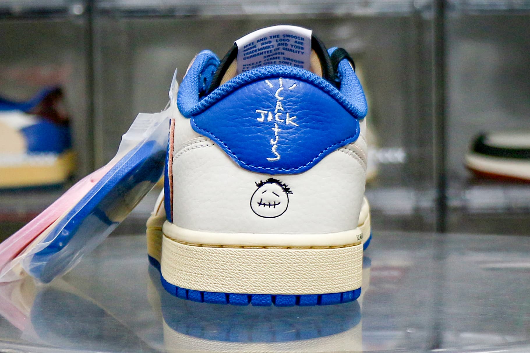 Travis Scott x Fragment x Air Jordan 1 Low OG (Ln5 A1)