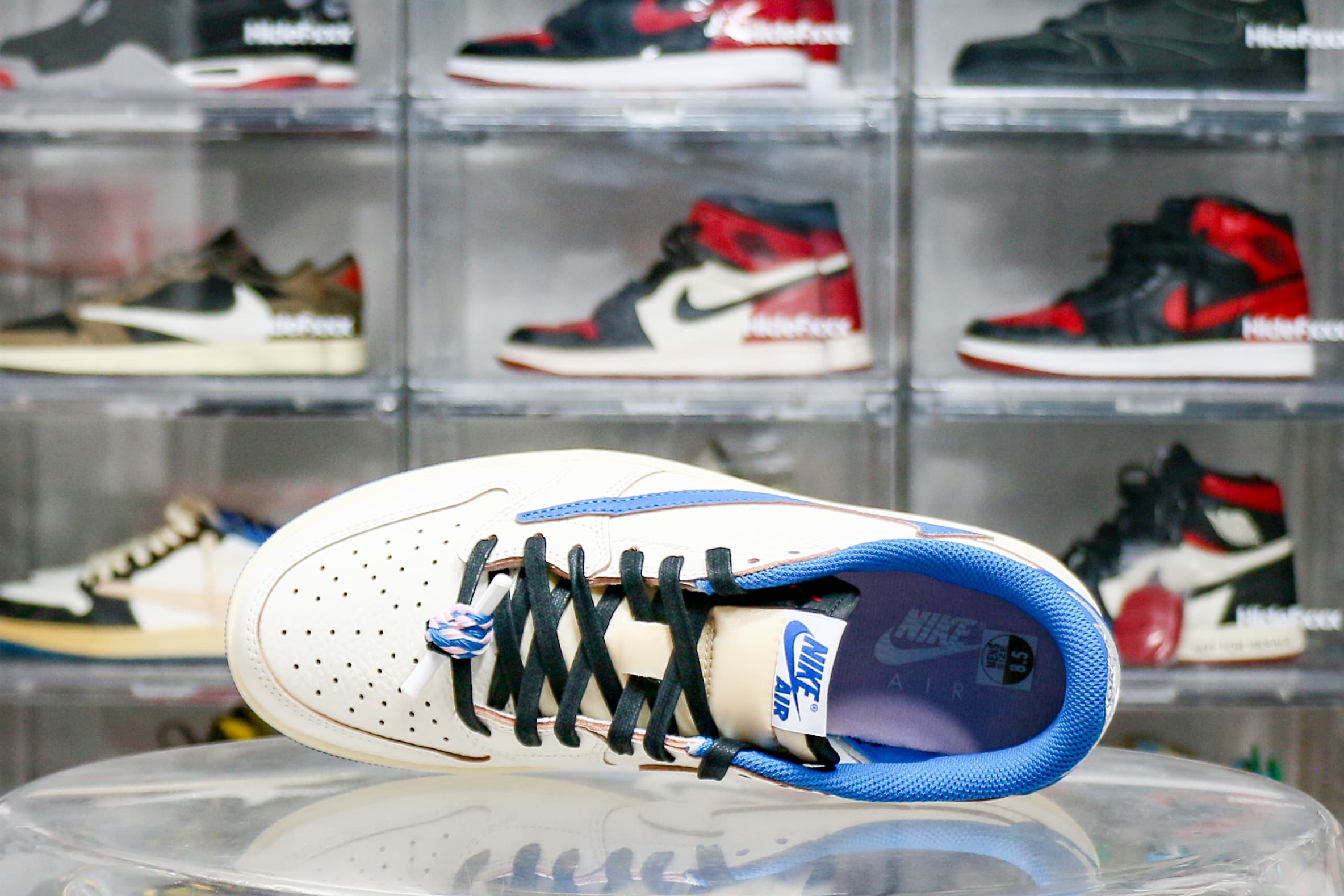 Travis Scott x Fragment x Air Jordan 1 Low OG (Ln5 A1)