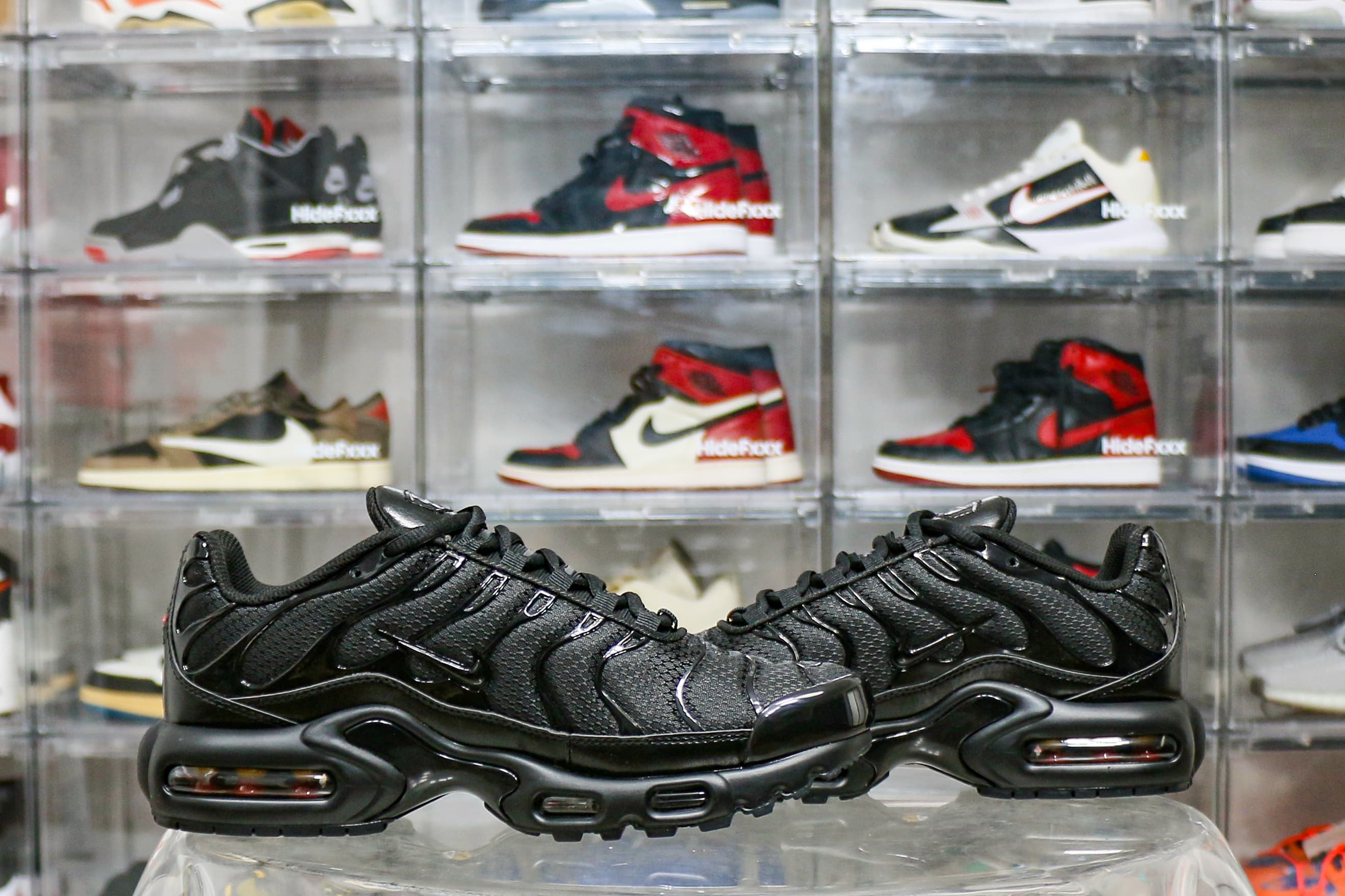 Nike Air Max Plus Triple Black