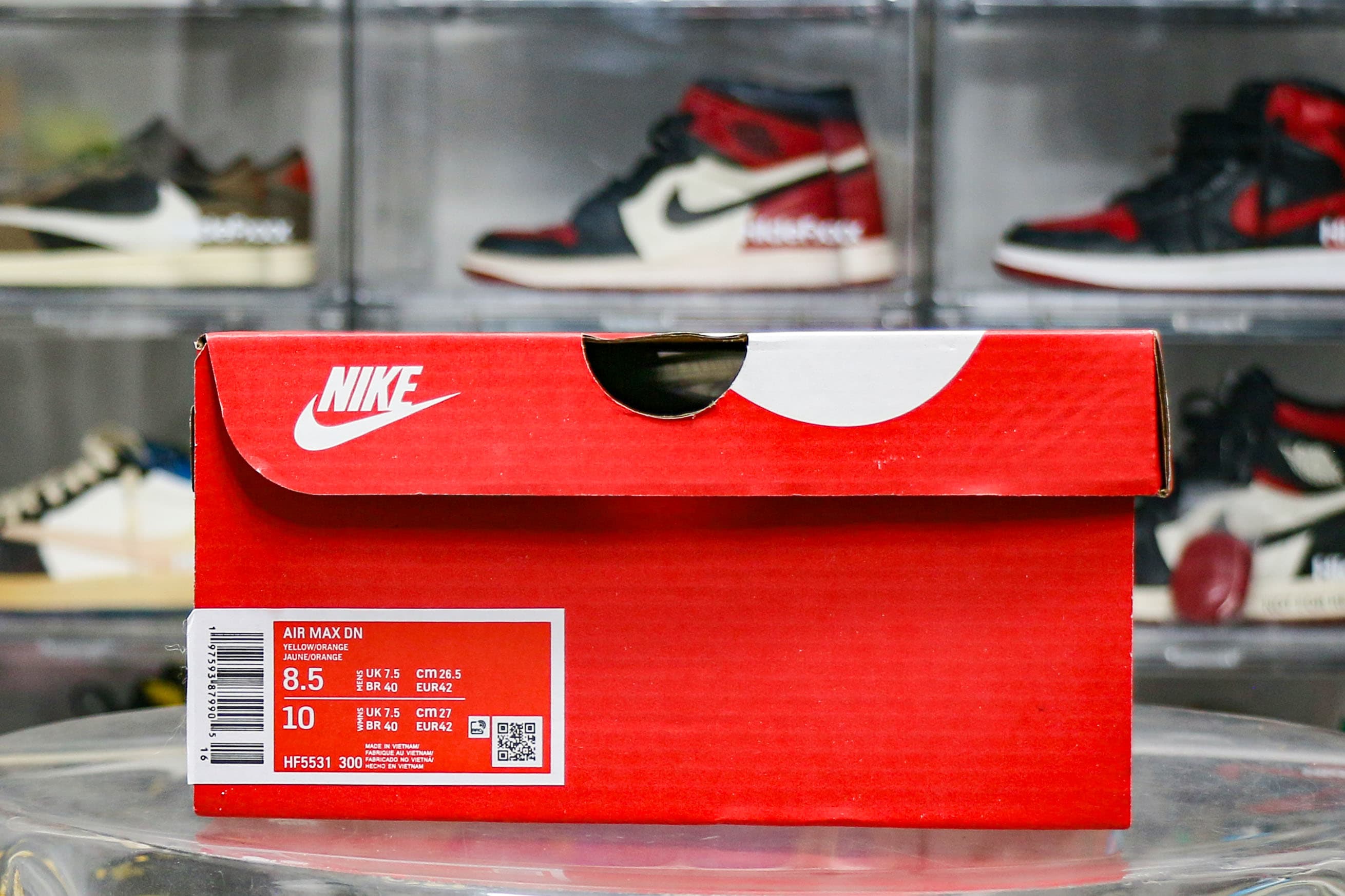 Air Max DN SE Cyber Bright Crimson